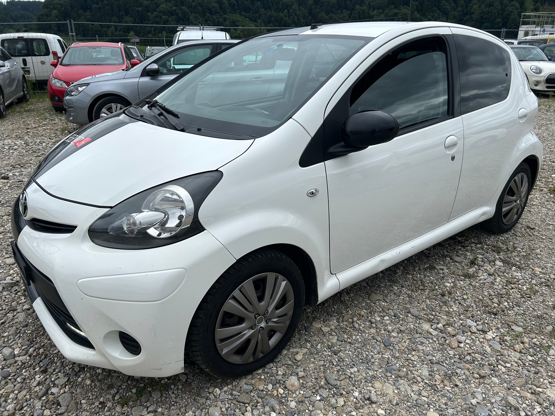 TOYOTA Aygo 1.0 VVT-i Terra-image-0