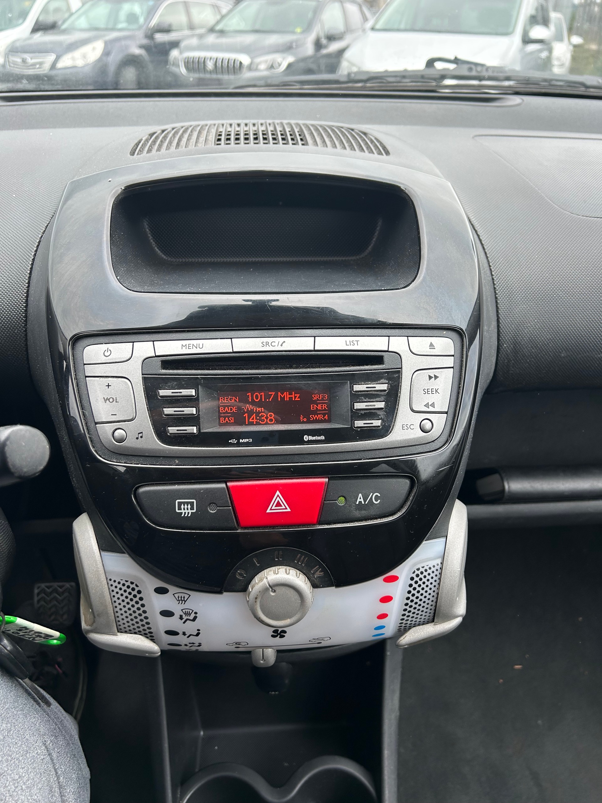 TOYOTA Aygo 1.0 VVT-i Terra-image-7