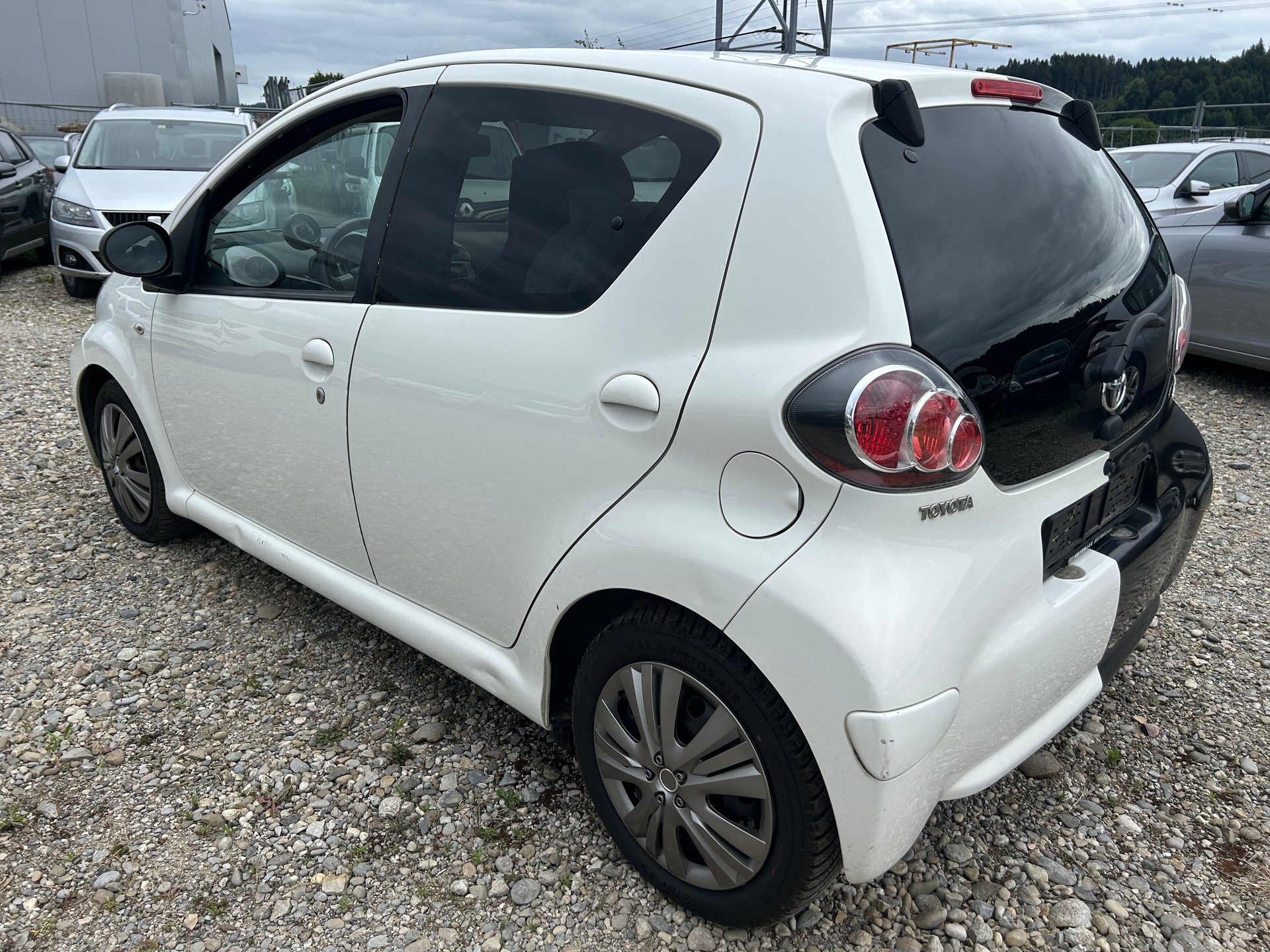 TOYOTA Aygo 1.0 VVT-i Terra-image-5