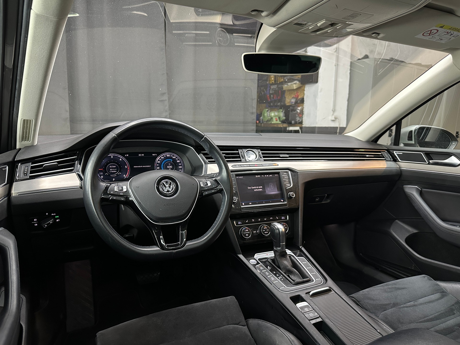 VW Passat Variant 2.0 TDI BMT High. DSG 4Motion-image-7