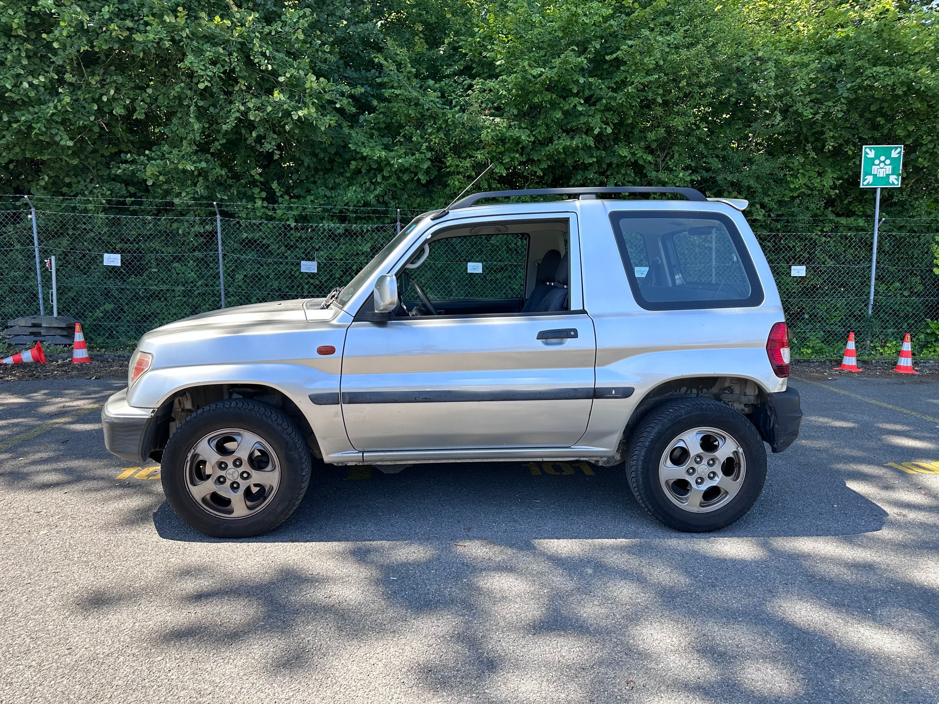 MITSUBISHI Pajero Pinin 2.0 Premium-image-1