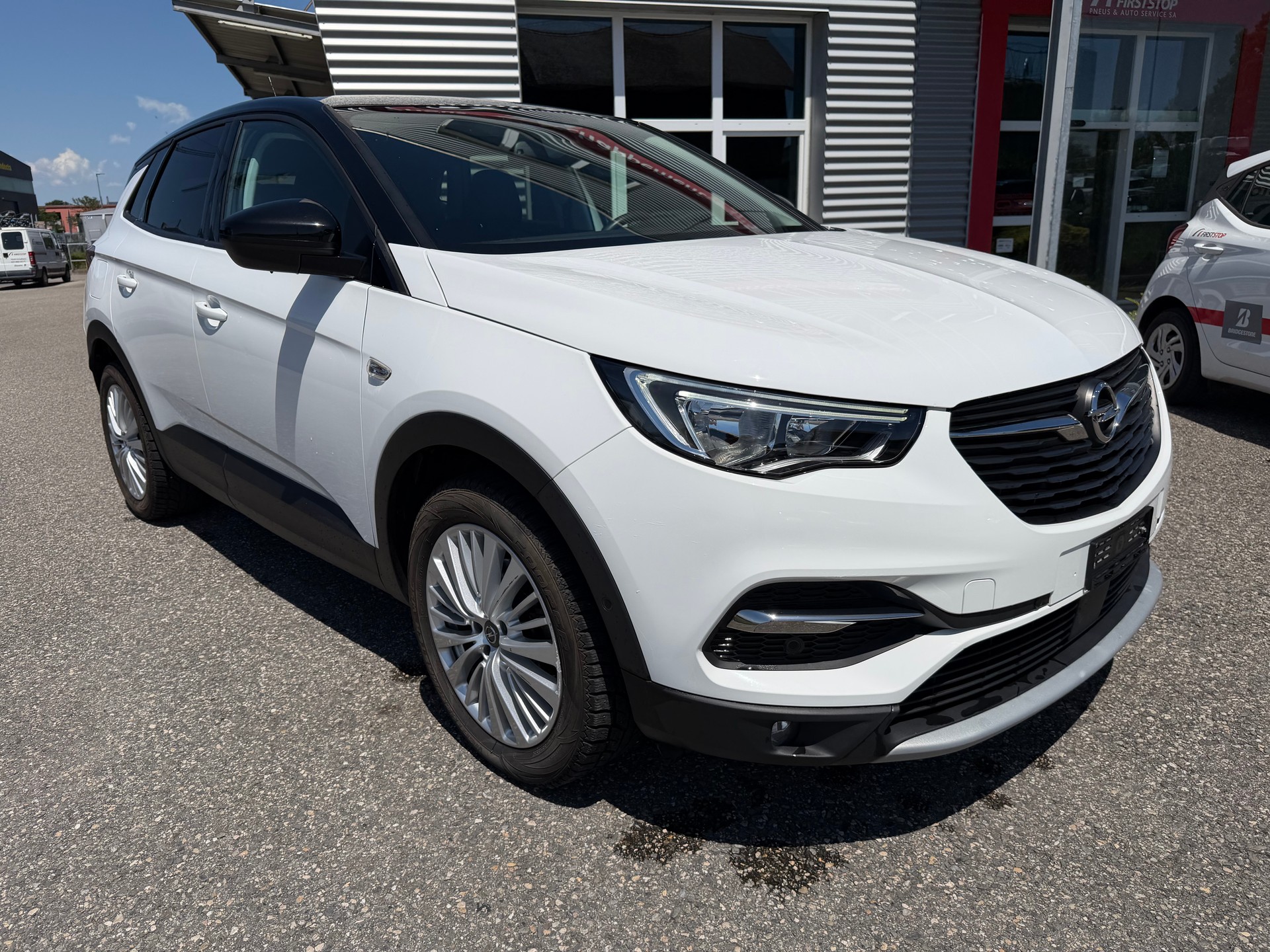 OPEL Grandland X 1.2i TP Excellence Automatik-image-0