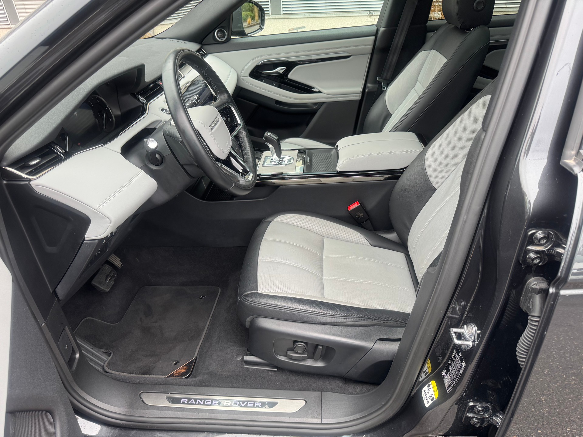 LAND ROVER Range Rover Evoque D 200 MHEV Bronze Collection AT9-image-8