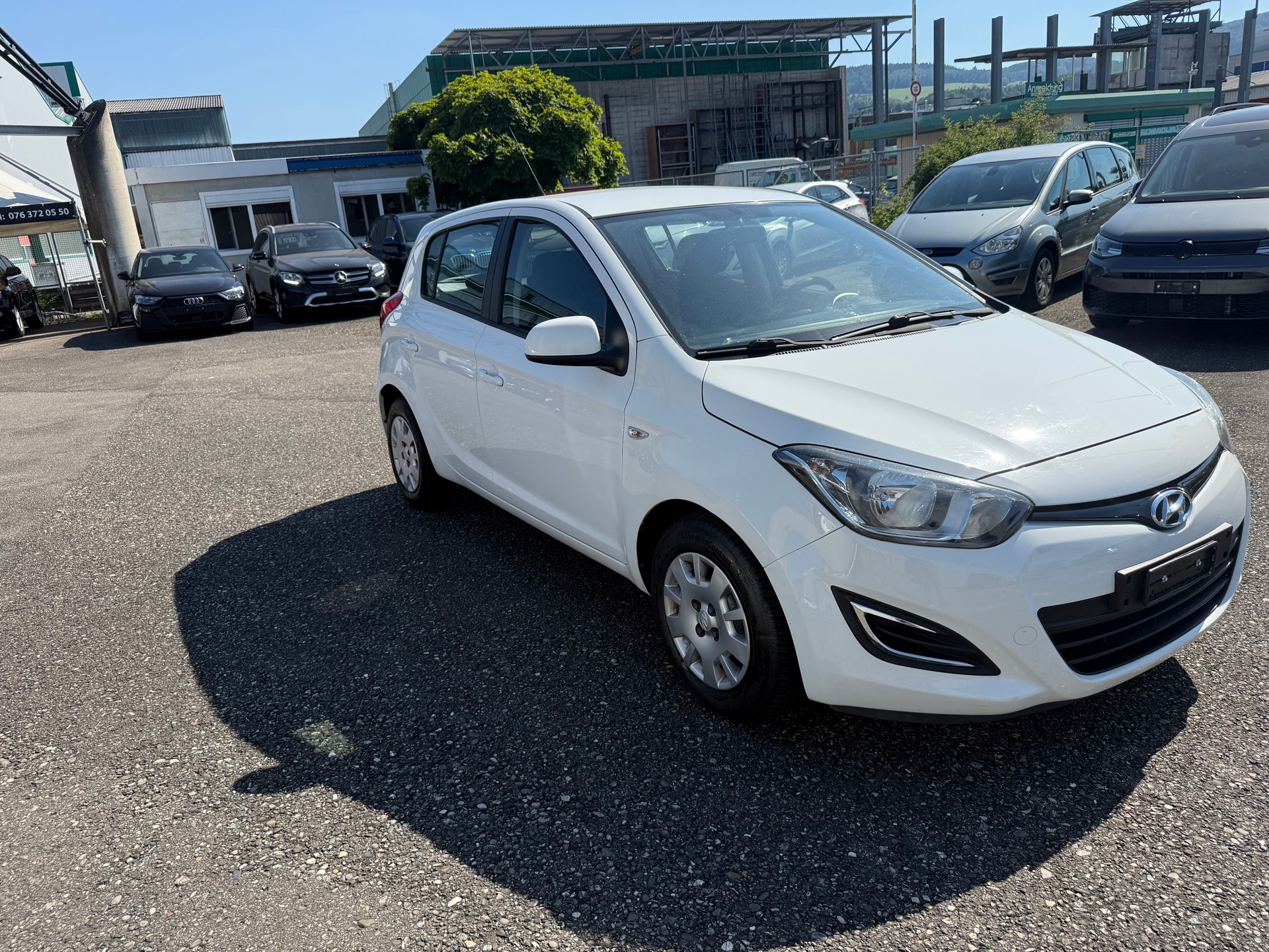 HYUNDAI i20 1.4 Premium Automatic-image-2