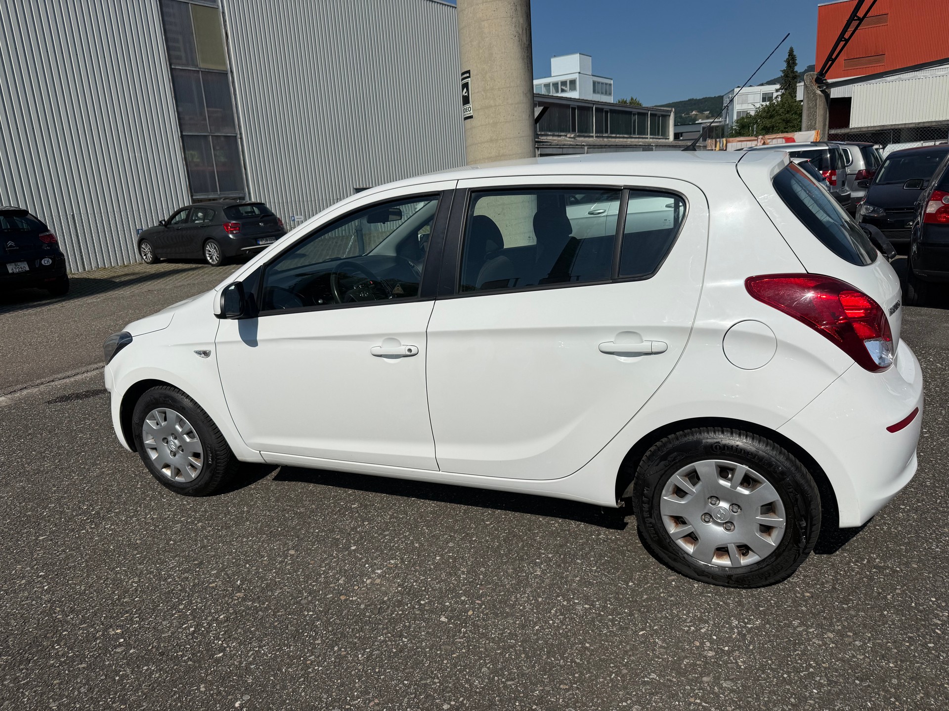 HYUNDAI i20 1.4 Premium Automatic-image-7