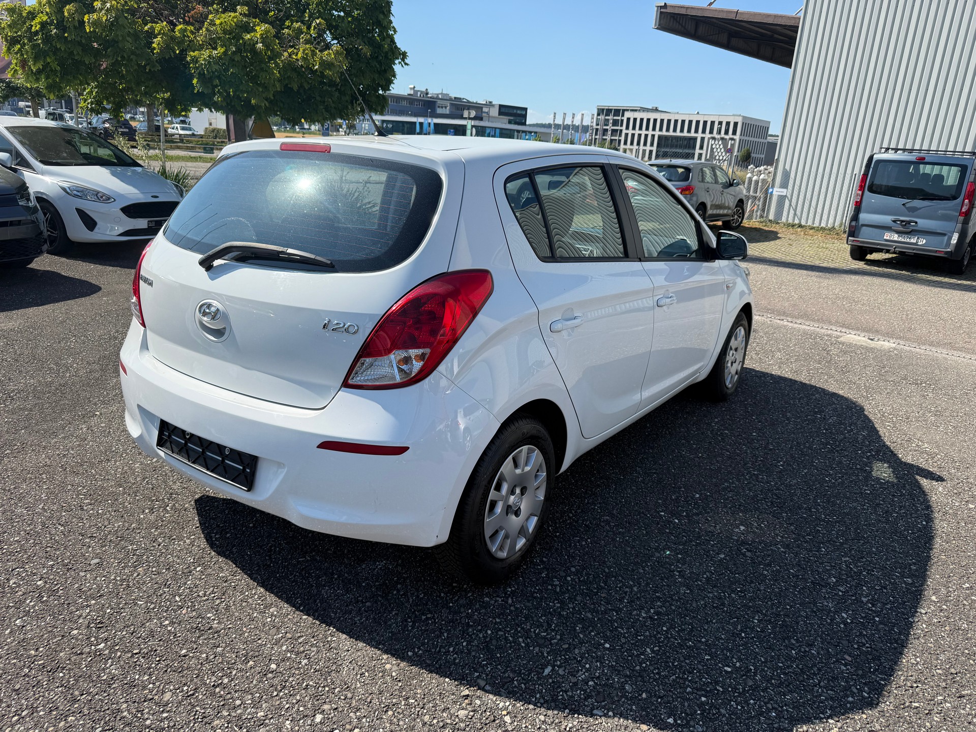 HYUNDAI i20 1.4 Premium Automatic-image-4