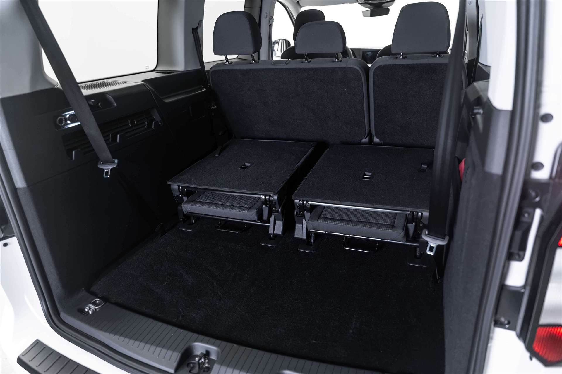 VW Caddy Maxi 2.0 TDi 4Motion 7-Plätzer NEW-image-4