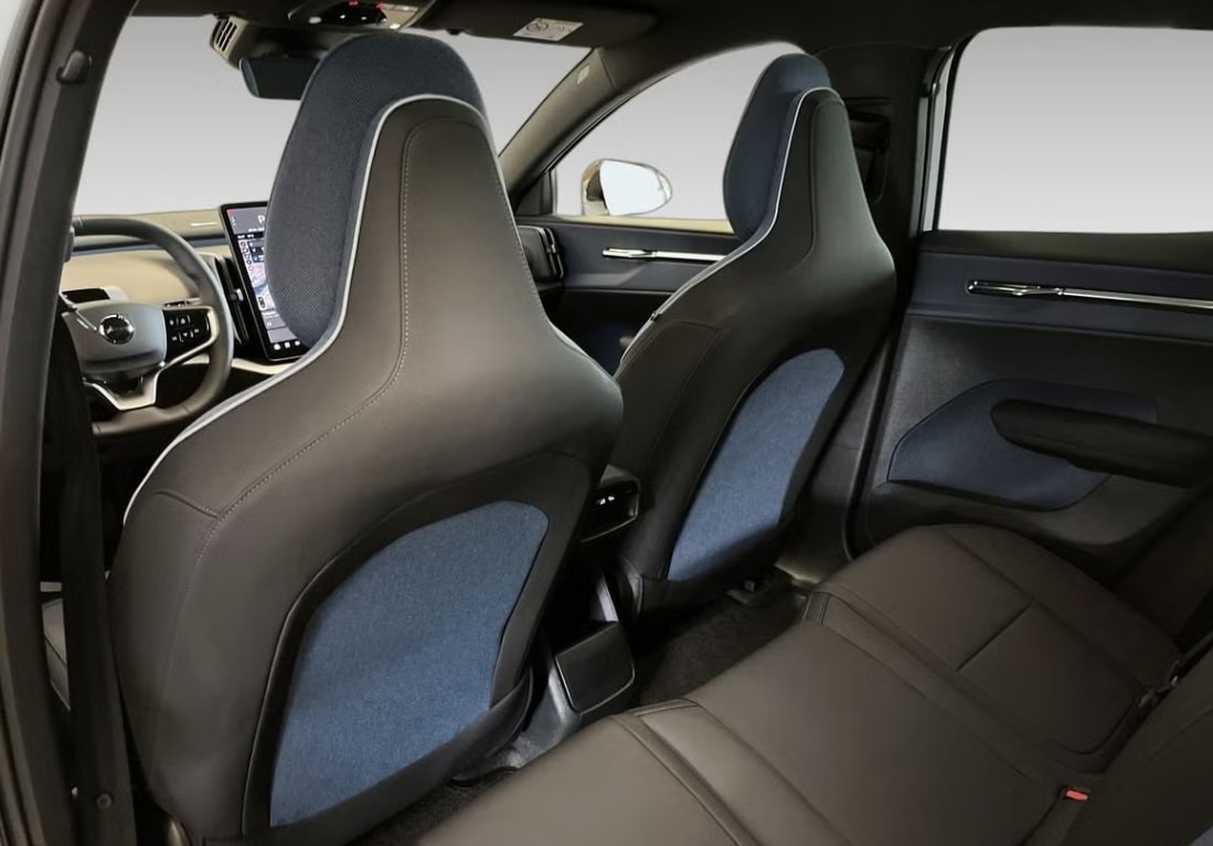 VOLVO EX30 E60 69kWh Twin Ultra-image-4