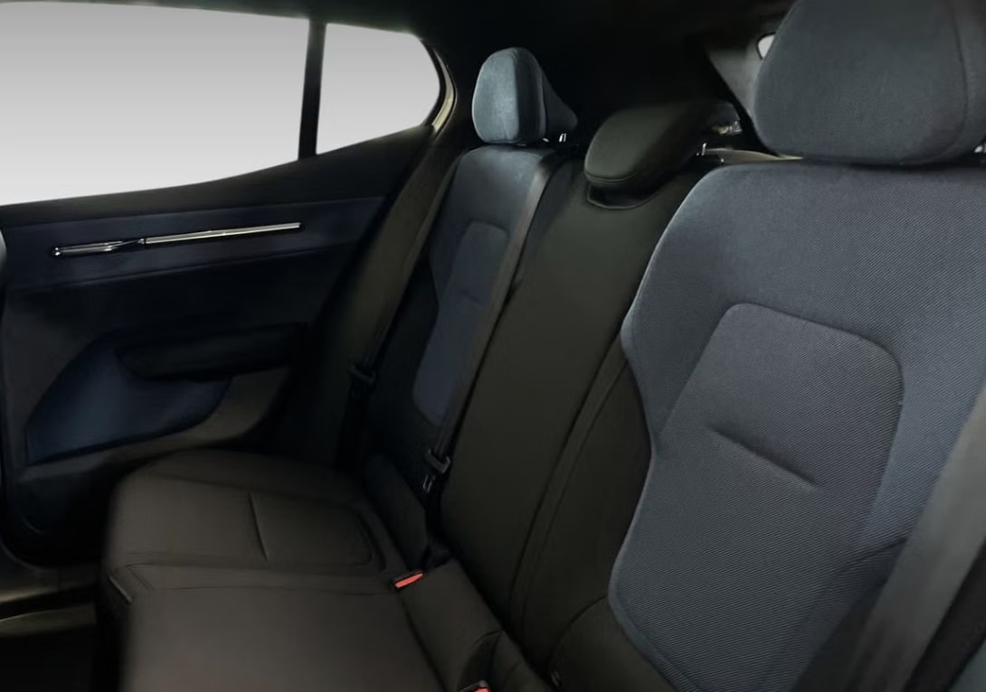 VOLVO EX30 E60 69kWh Twin Ultra-image-3