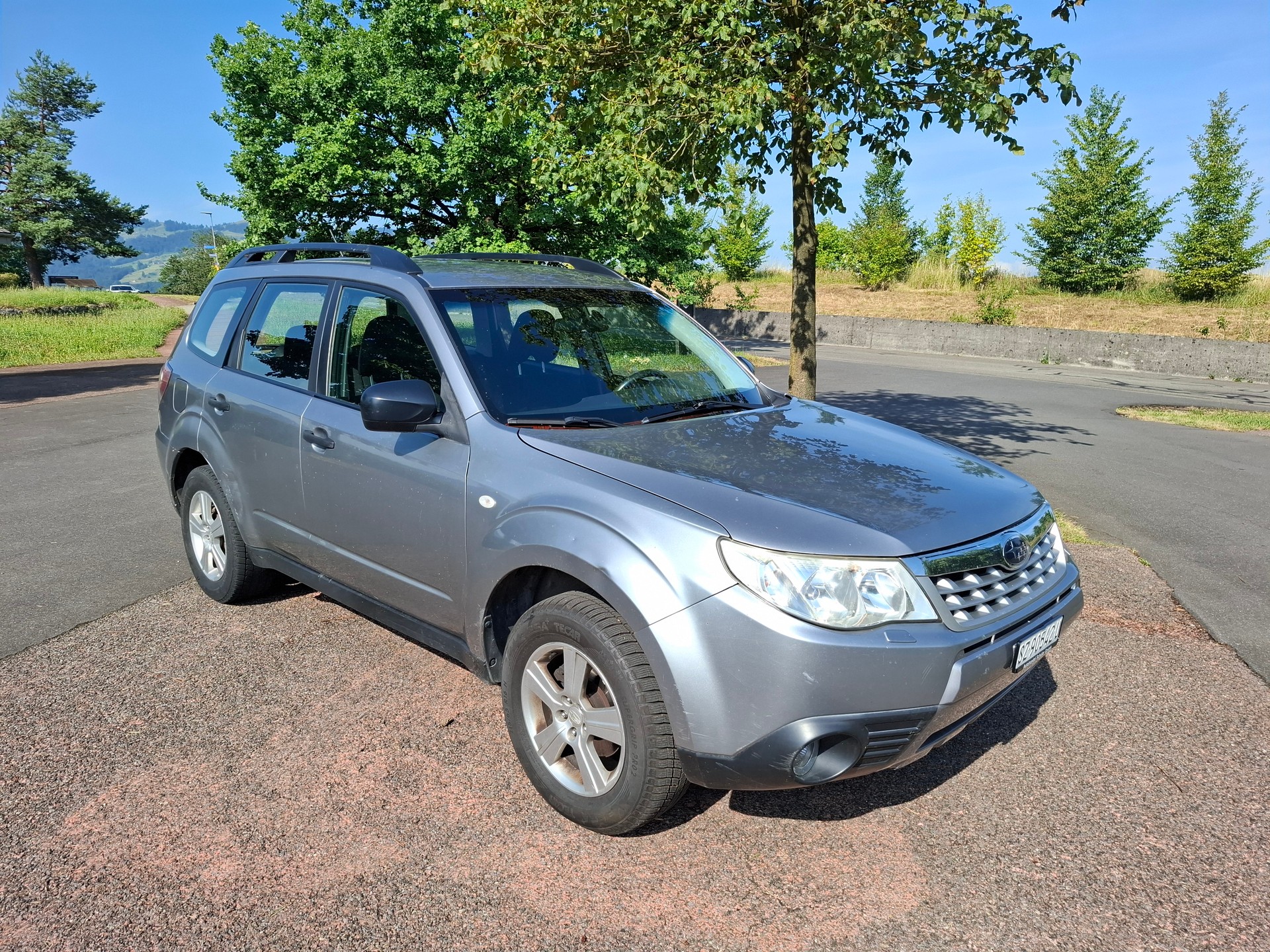SUBARU Forester 2.0X Swiss-image-0