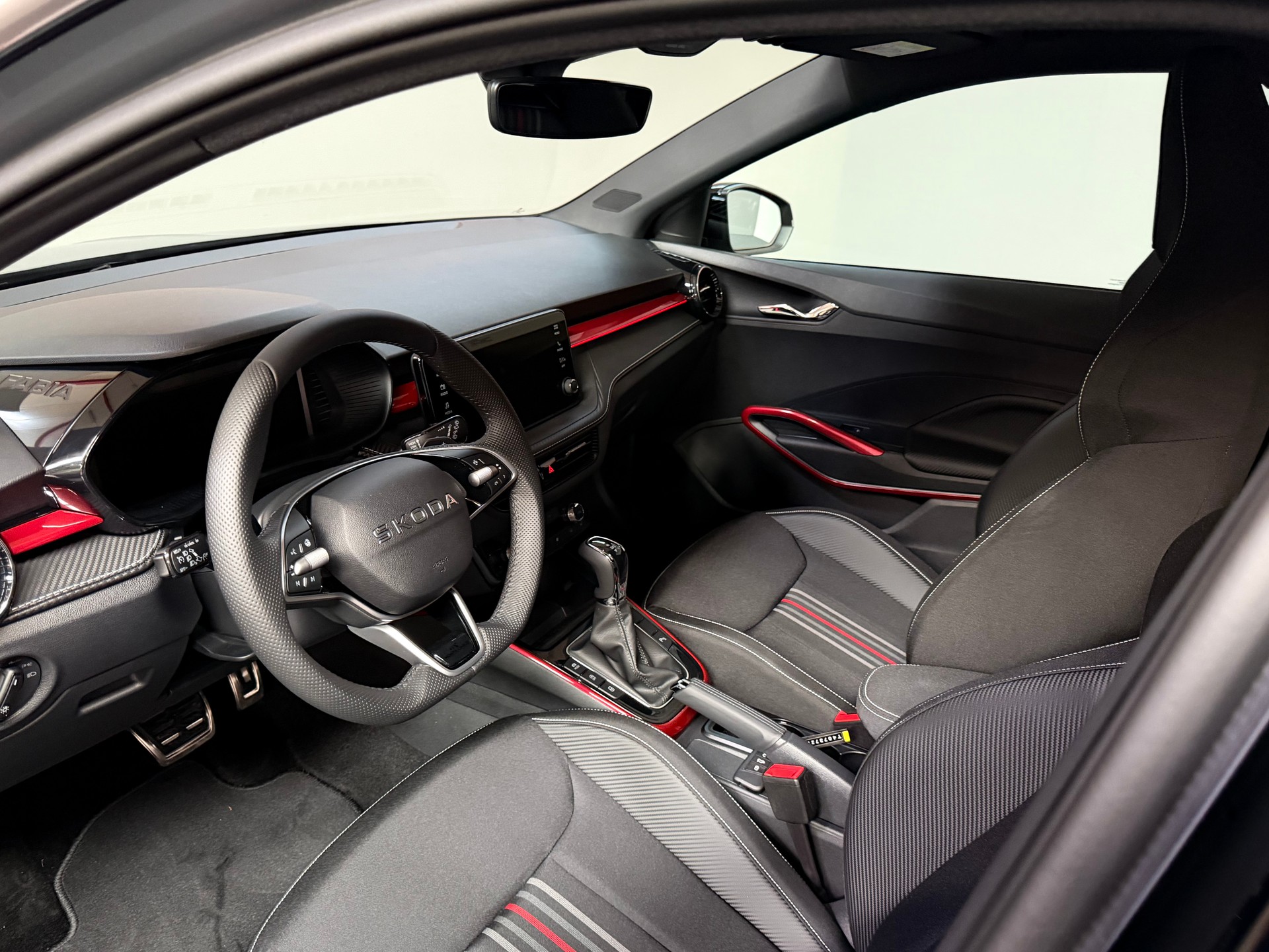 SKODA Fabia 1.0 TSI Monte Carlo DSG-image-15