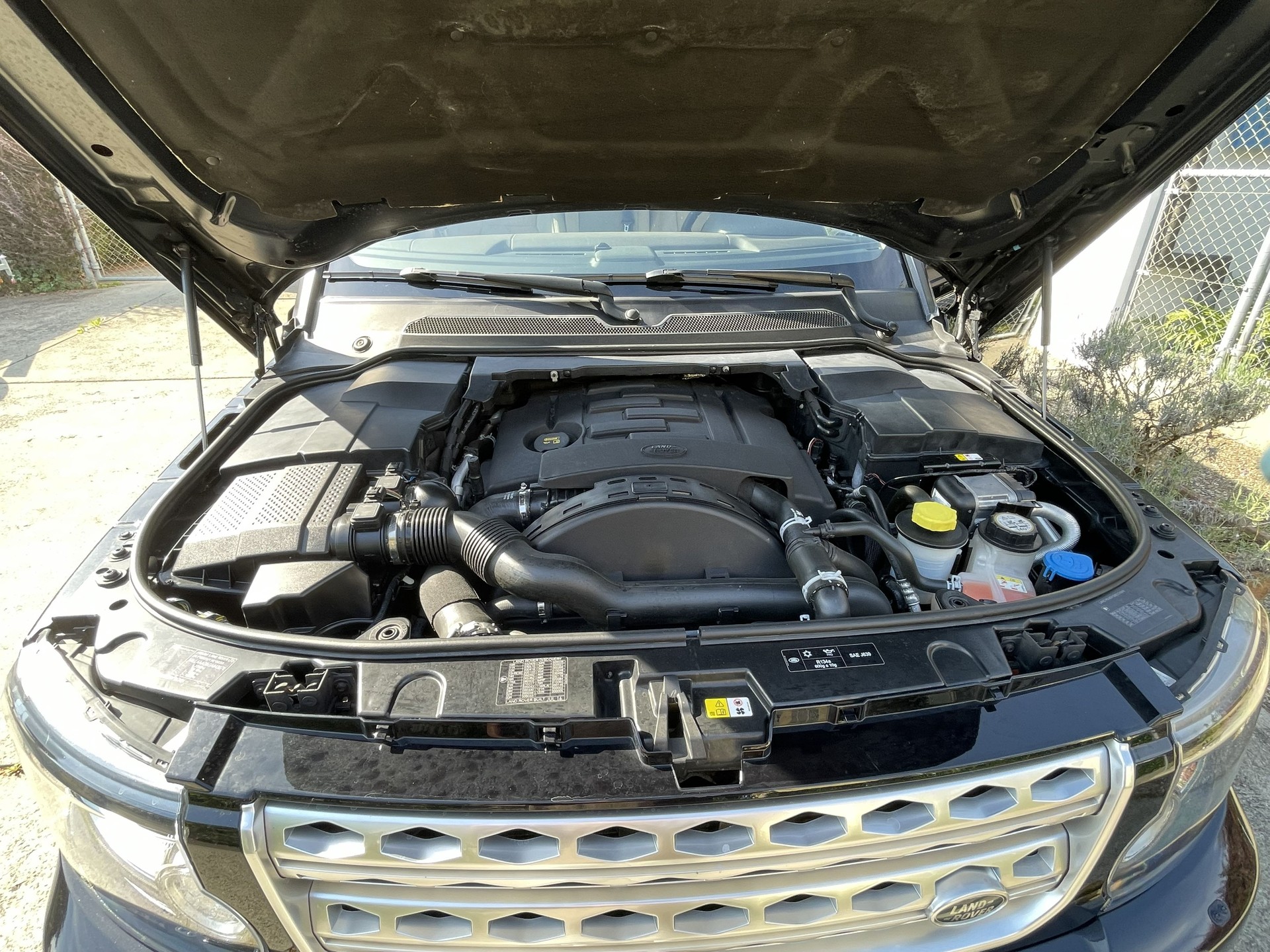 LAND ROVER 3.0 SDV6 256 HSE-image-9