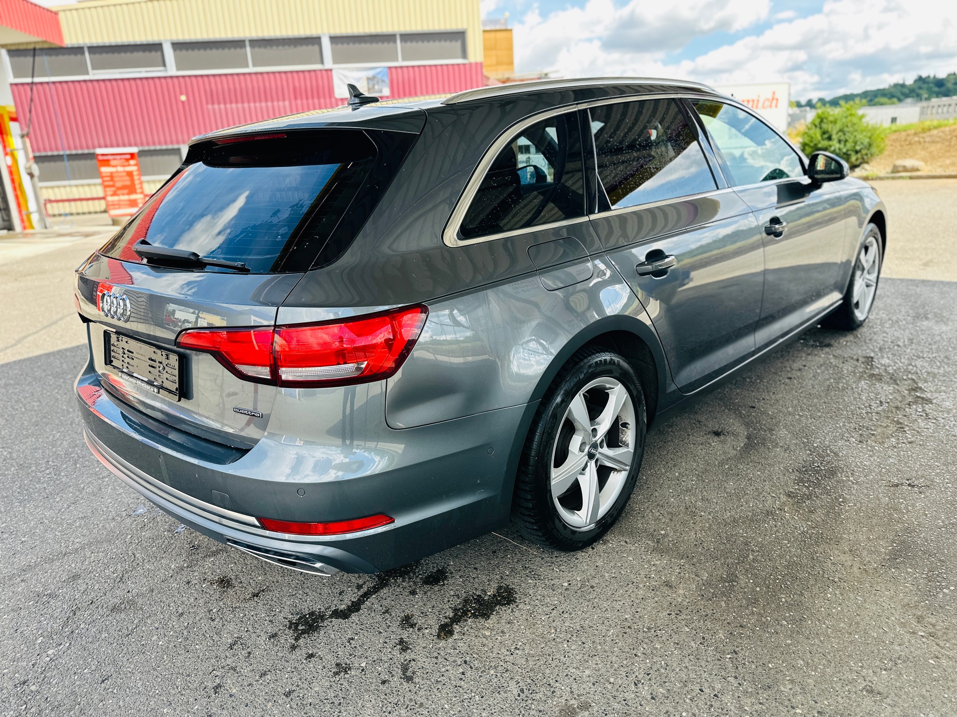 AUDI A4 Avant 40 TDI Sport Attraction quattro S-tronic-image-7