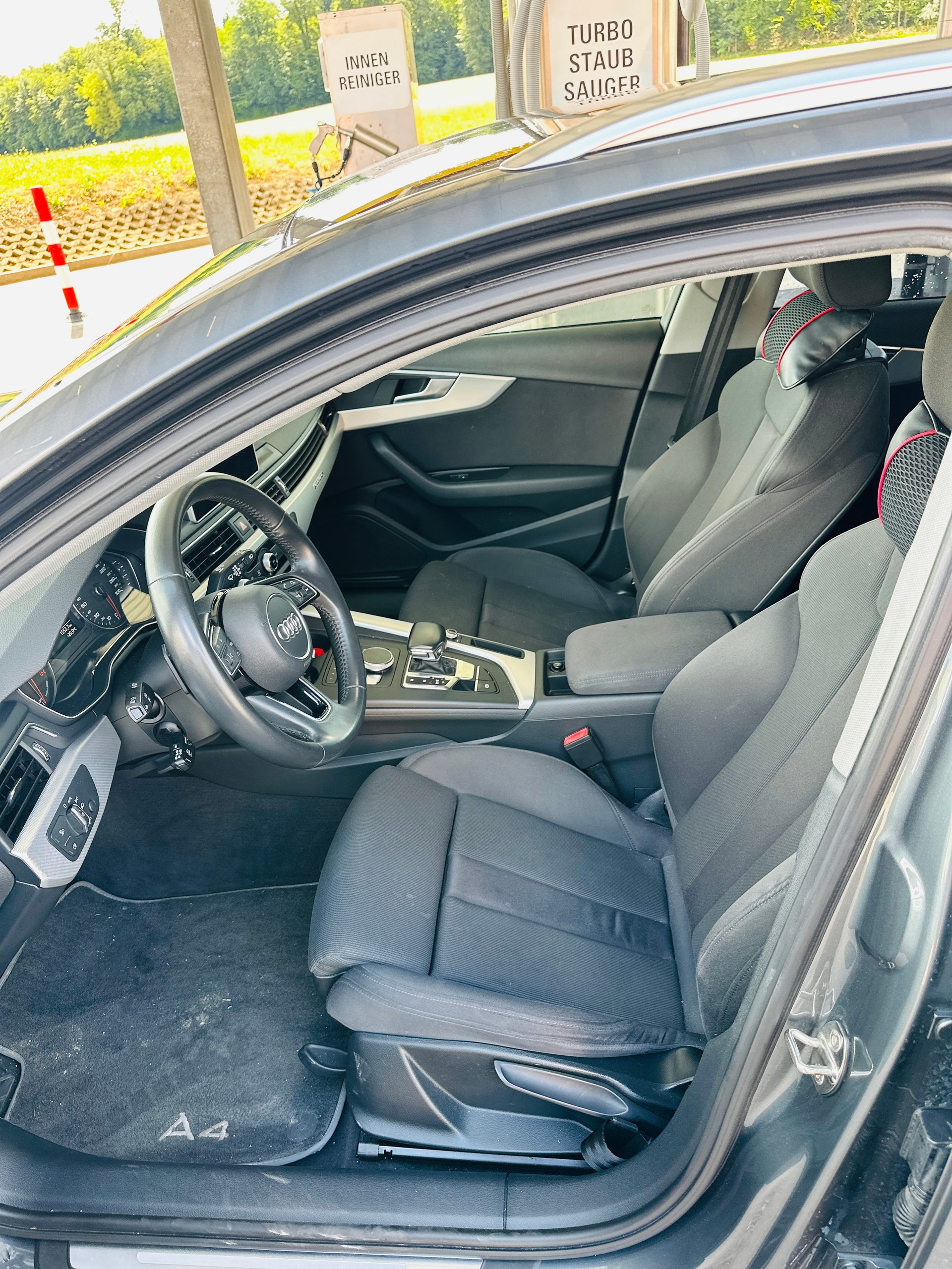 AUDI A4 Avant 40 TDI Sport Attraction quattro S-tronic-image-13