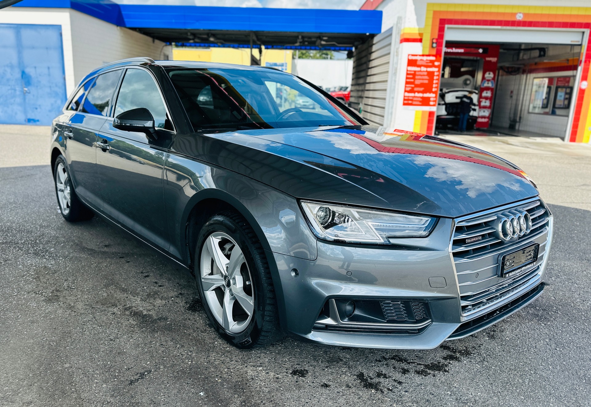 AUDI A4 Avant 40 TDI Sport Attraction quattro S-tronic-image-1