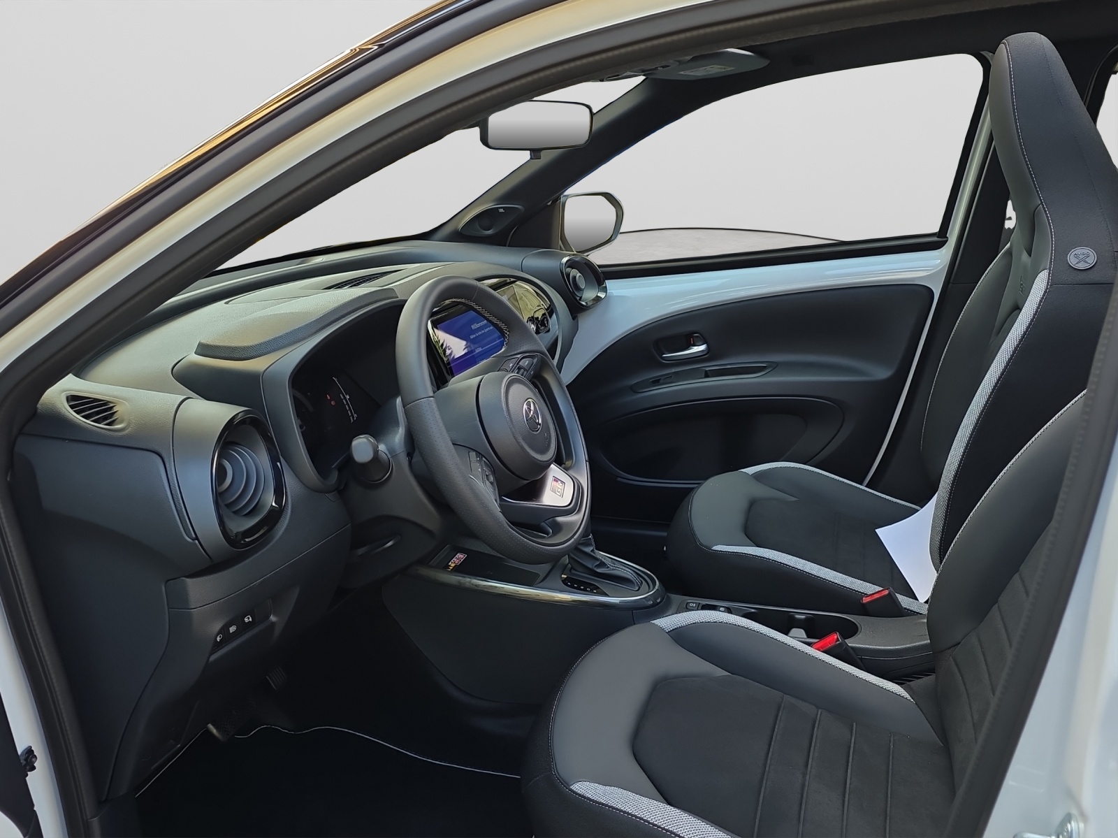 TOYOTA Aygo X 1.5 VVT-i HSD GR Sport-image-8