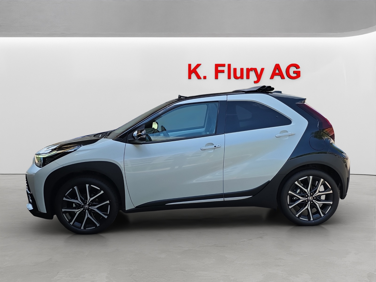 TOYOTA Aygo X 1.5 VVT-i HSD GR Sport-image-1