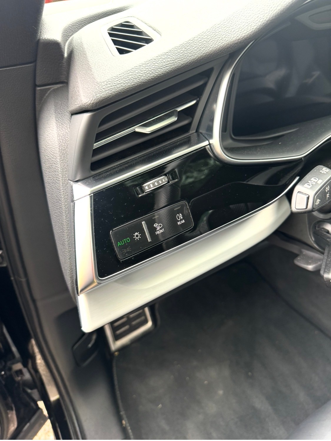 AUDI SQ7 TFSI quattro tiptronic-image-10