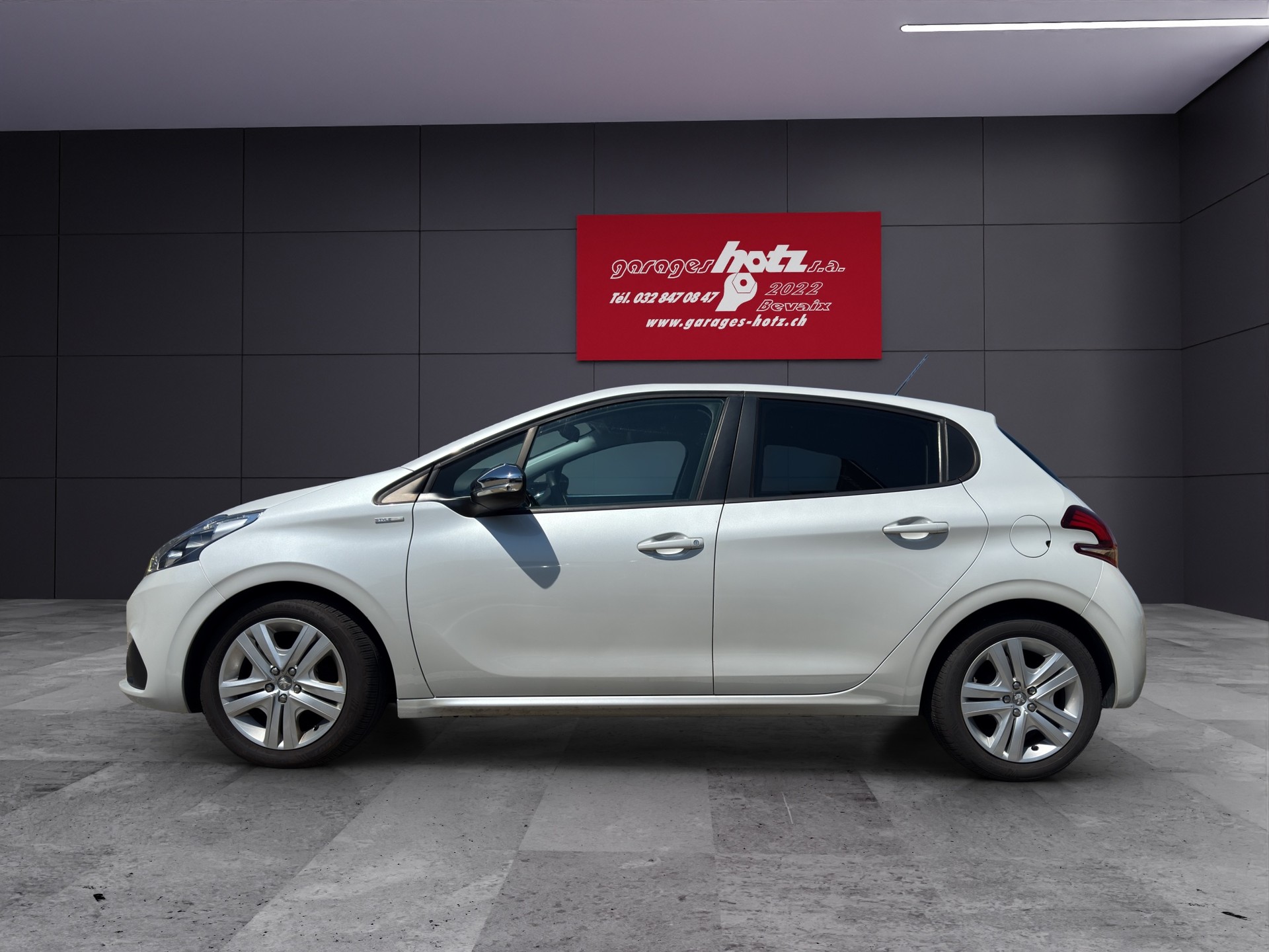 PEUGEOT 208 1.2 Access-image-1