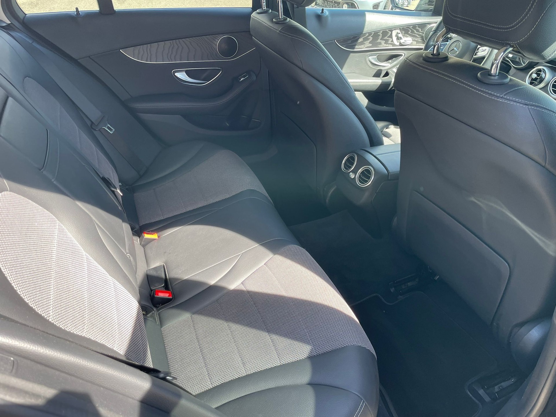 MERCEDES-BENZ C 200 Swiss Star Avantgarde 4M 9G-Tronic-image-14
