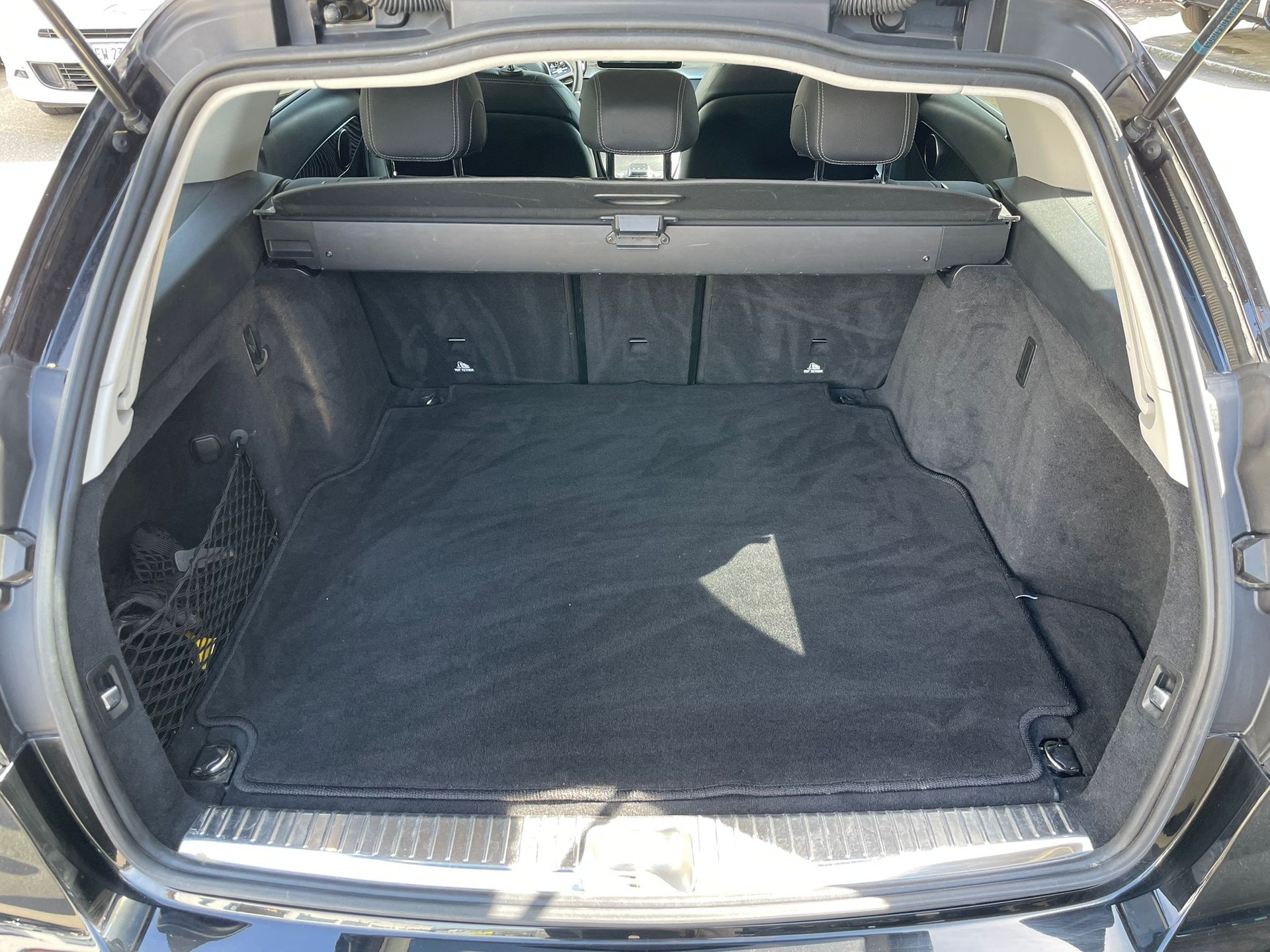 MERCEDES-BENZ C 200 Swiss Star Avantgarde 4M 9G-Tronic-image-7