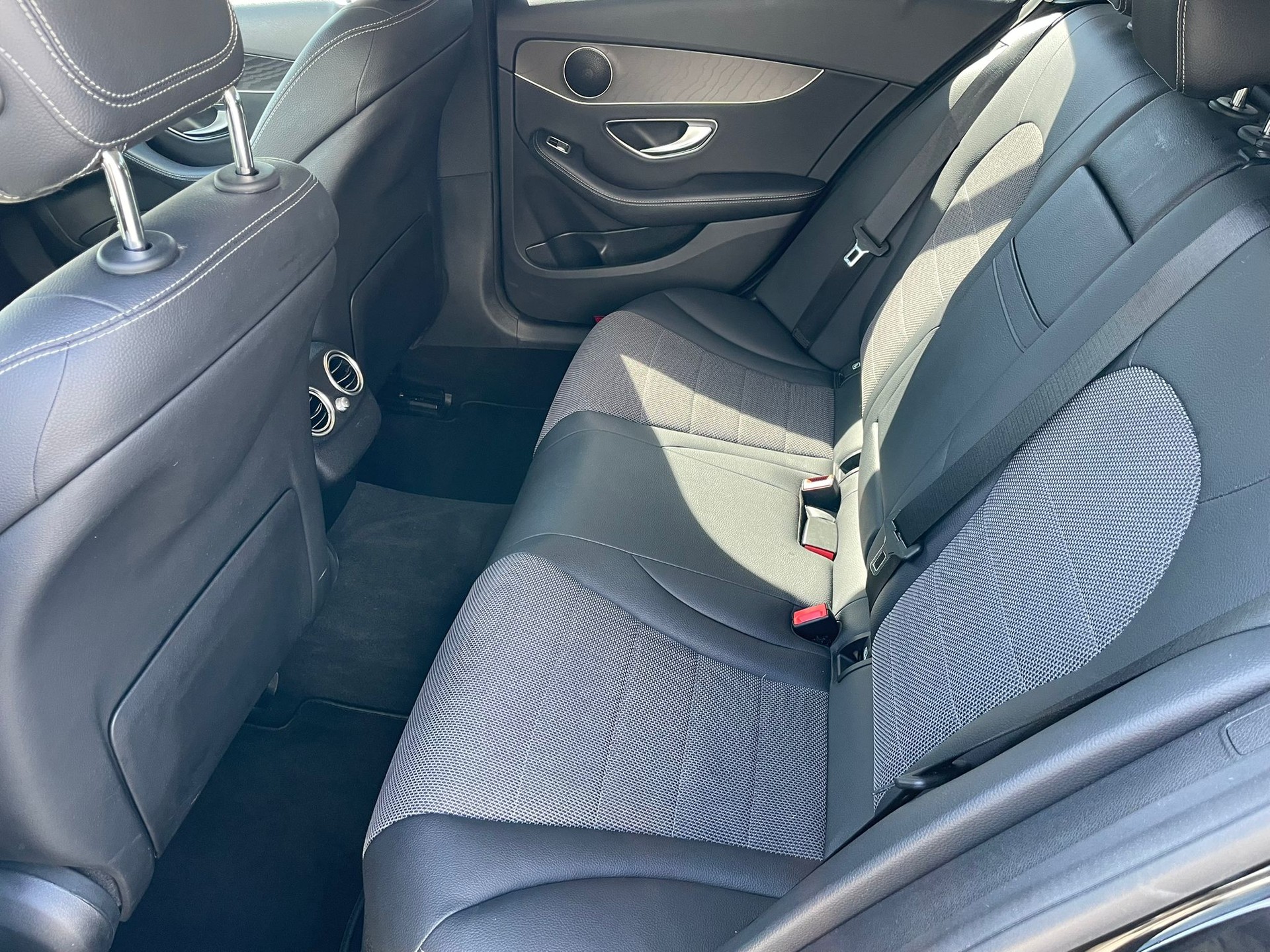 MERCEDES-BENZ C 200 Swiss Star Avantgarde 4M 9G-Tronic-image-13