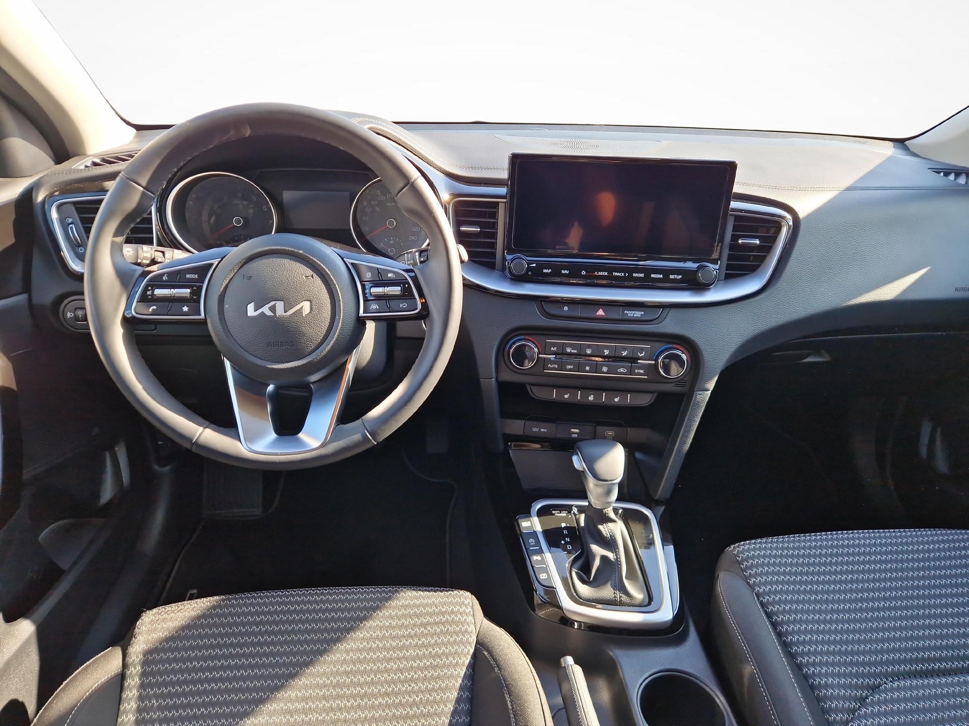 KIA Ceed SW 1.5 T-GDi MHEV Power-image-8