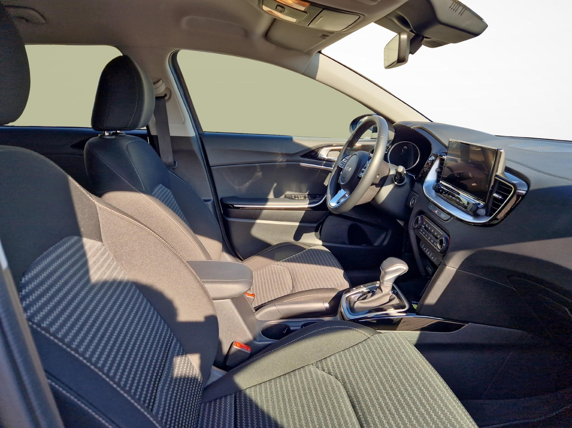 KIA Ceed SW 1.5 T-GDi MHEV Power-image-9