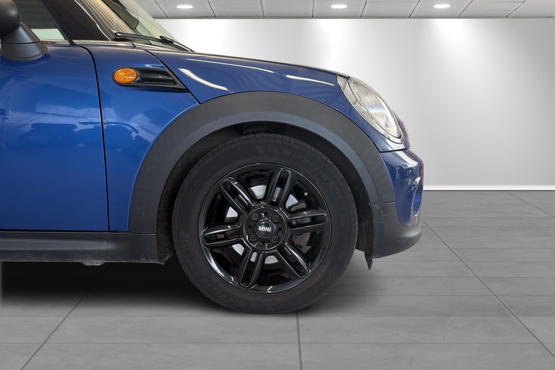 MINI One-image-3