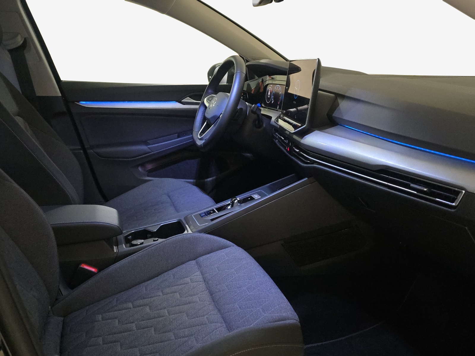 VW Golf 1.5 e TSI mHEV Life DSG-image-14