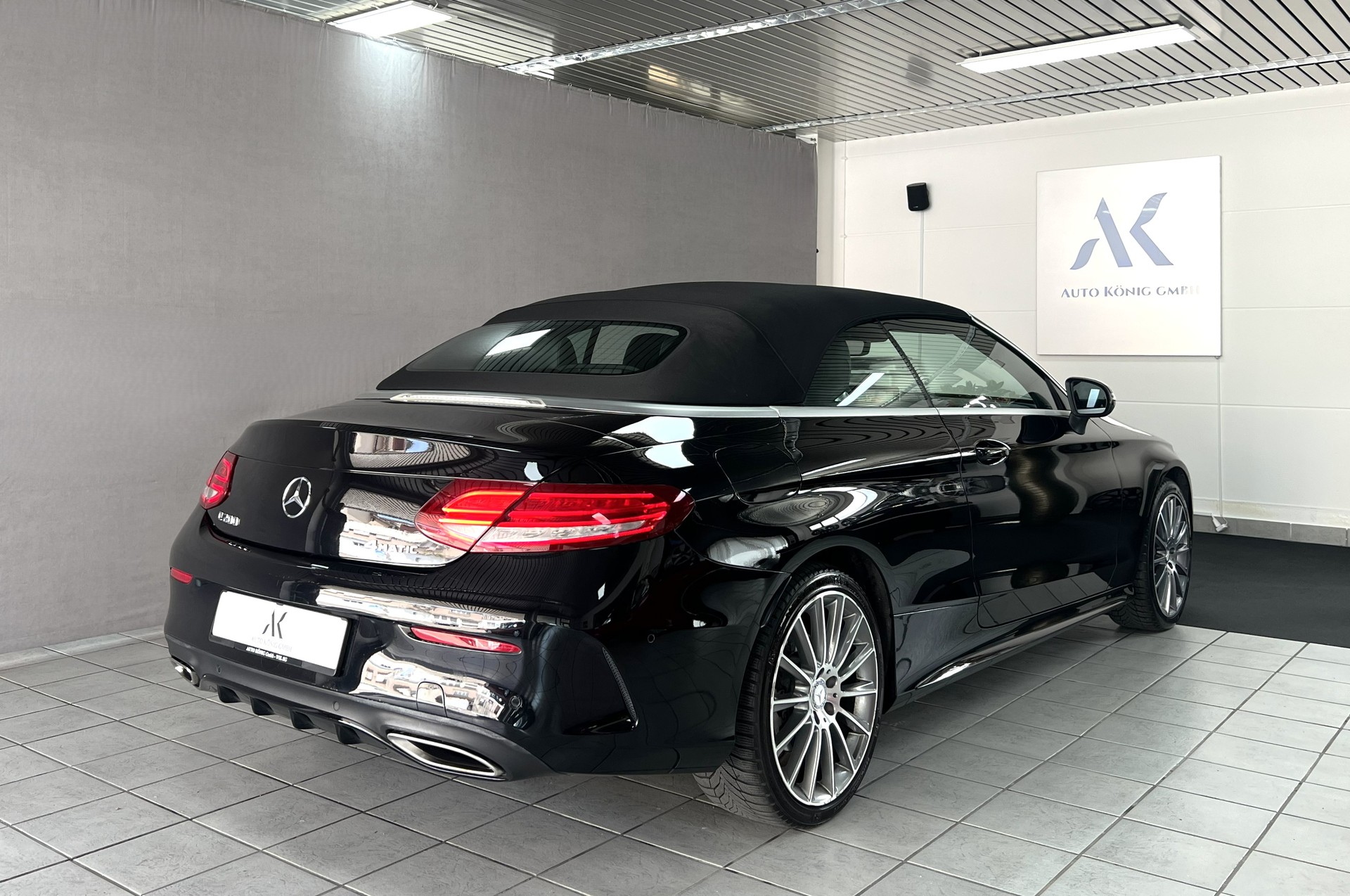 MERCEDES-BENZ C 200 AMG Line 4Matic 9G-Tronic-image-3