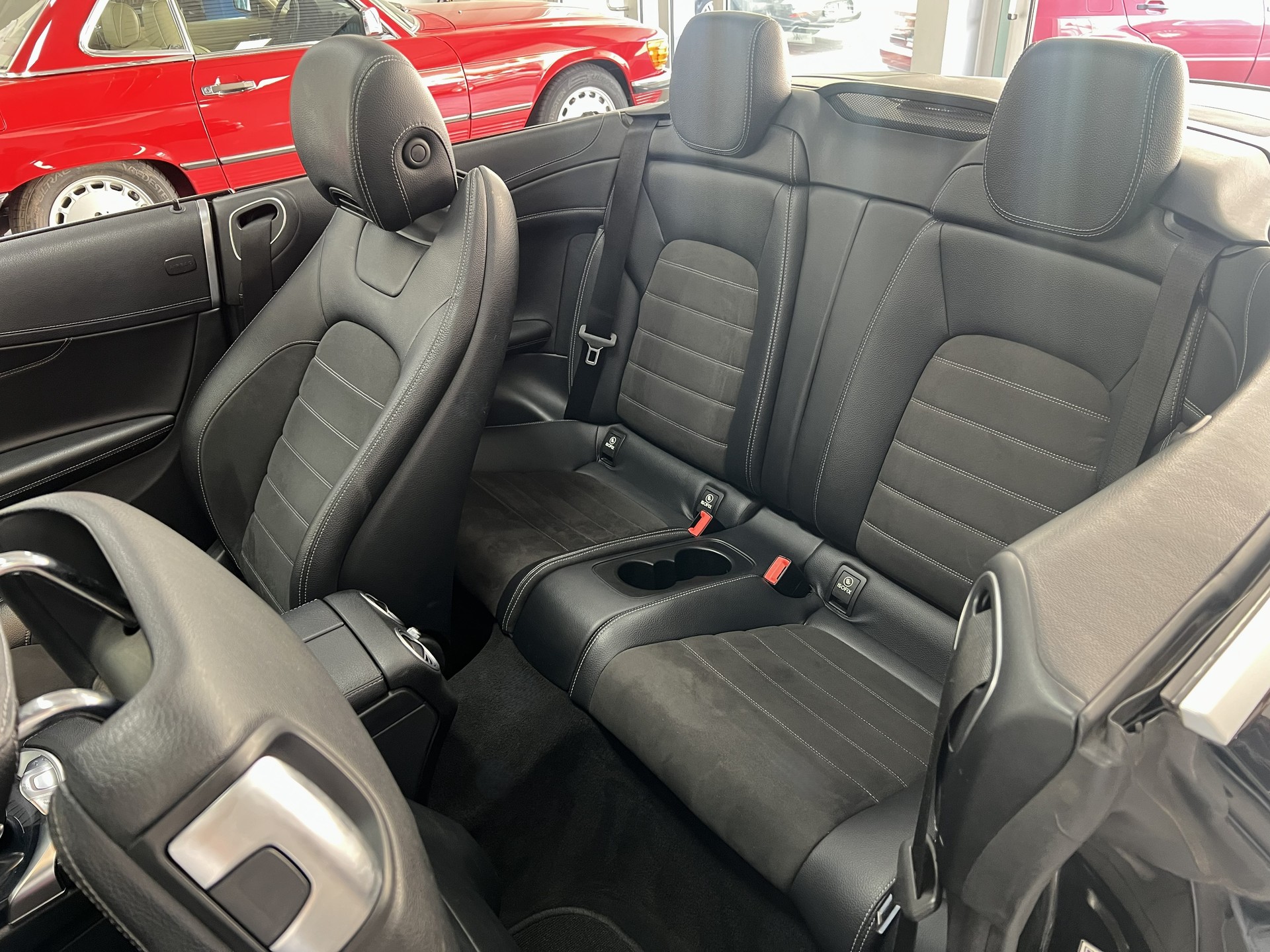 MERCEDES-BENZ C 200 AMG Line 4Matic 9G-Tronic-image-4