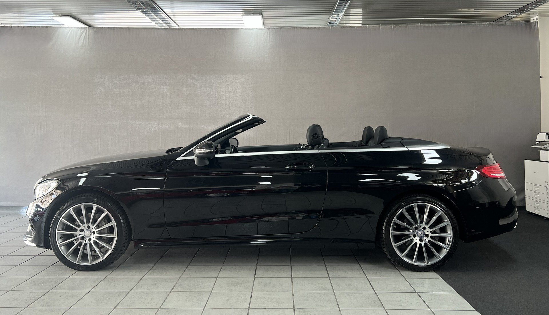 MERCEDES-BENZ C 200 AMG Line 4Matic 9G-Tronic-image-1