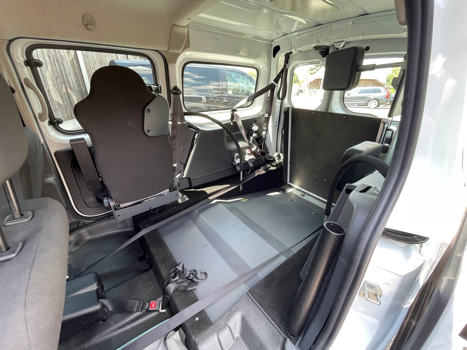RENAULT Kangoo Maxi Z.E. 33 R60 1x Rollstuhlplatz-image-22