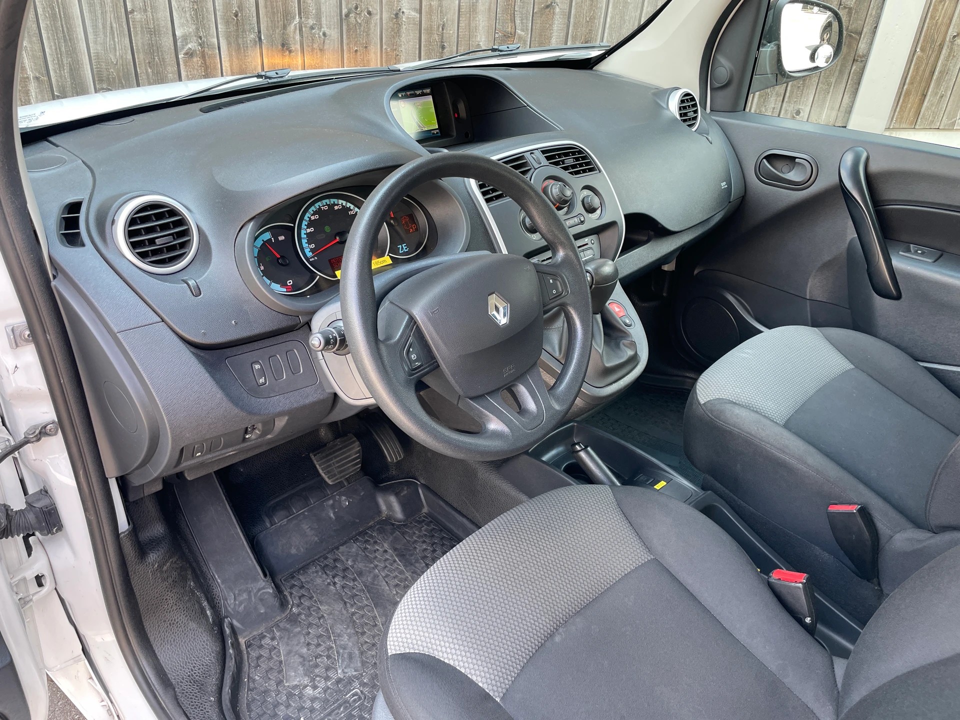 RENAULT Kangoo Maxi Z.E. 33 R60 1x Rollstuhlplatz-image-13