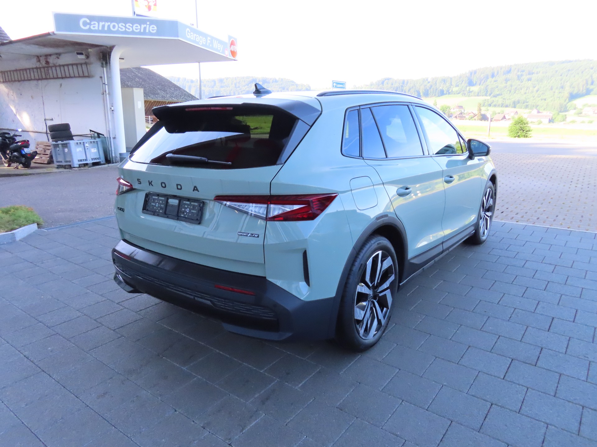 SKODA Elroq 85x Sportline 4x4-image-3