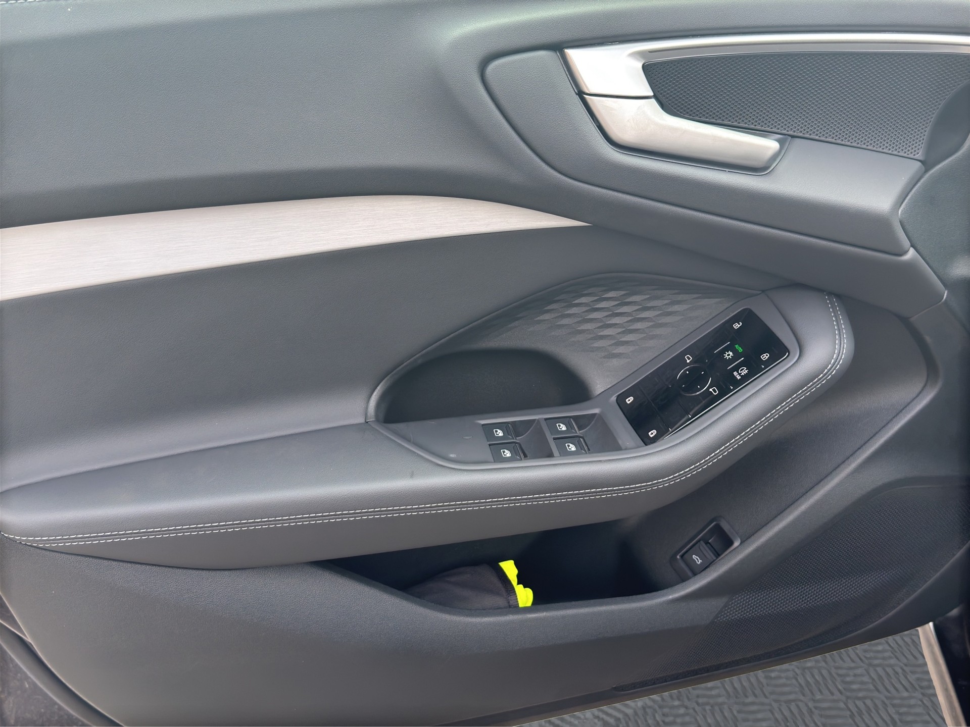 AUDI A5 Avant TFSI quattro S tronic-image-9