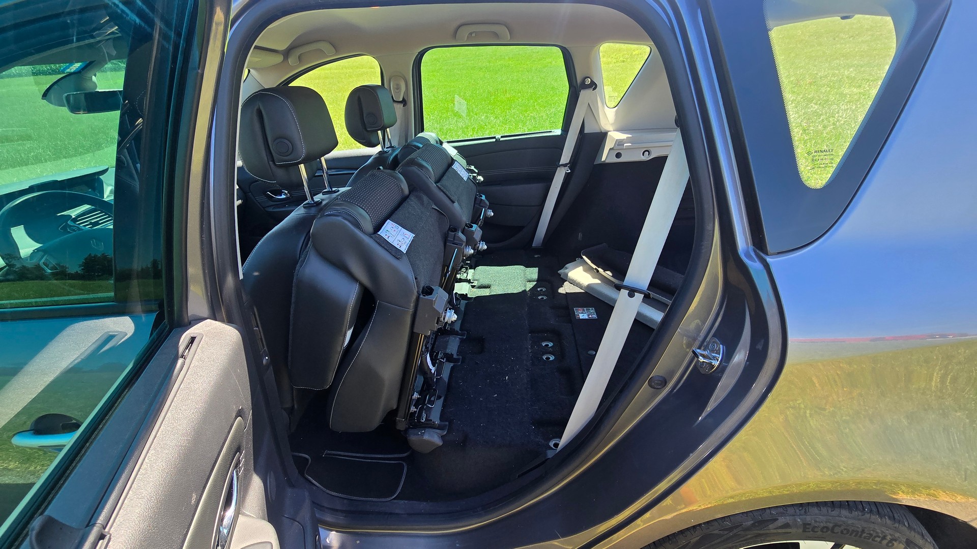 RENAULT Scénic 1.4 16V Turbo Bose-image-14