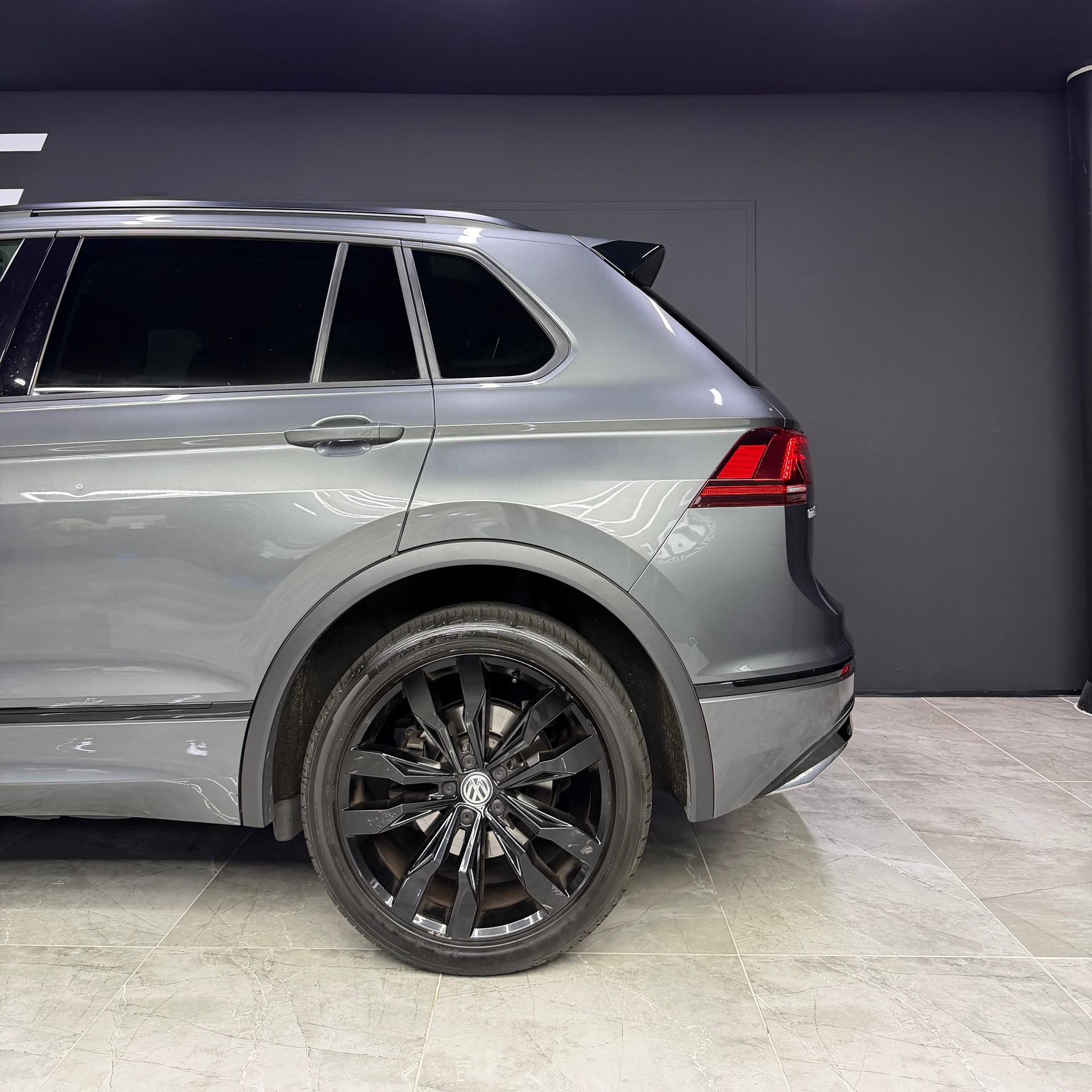 VW Tiguan 2.0 TDI SCR Highline 4Motion DSG-image-5
