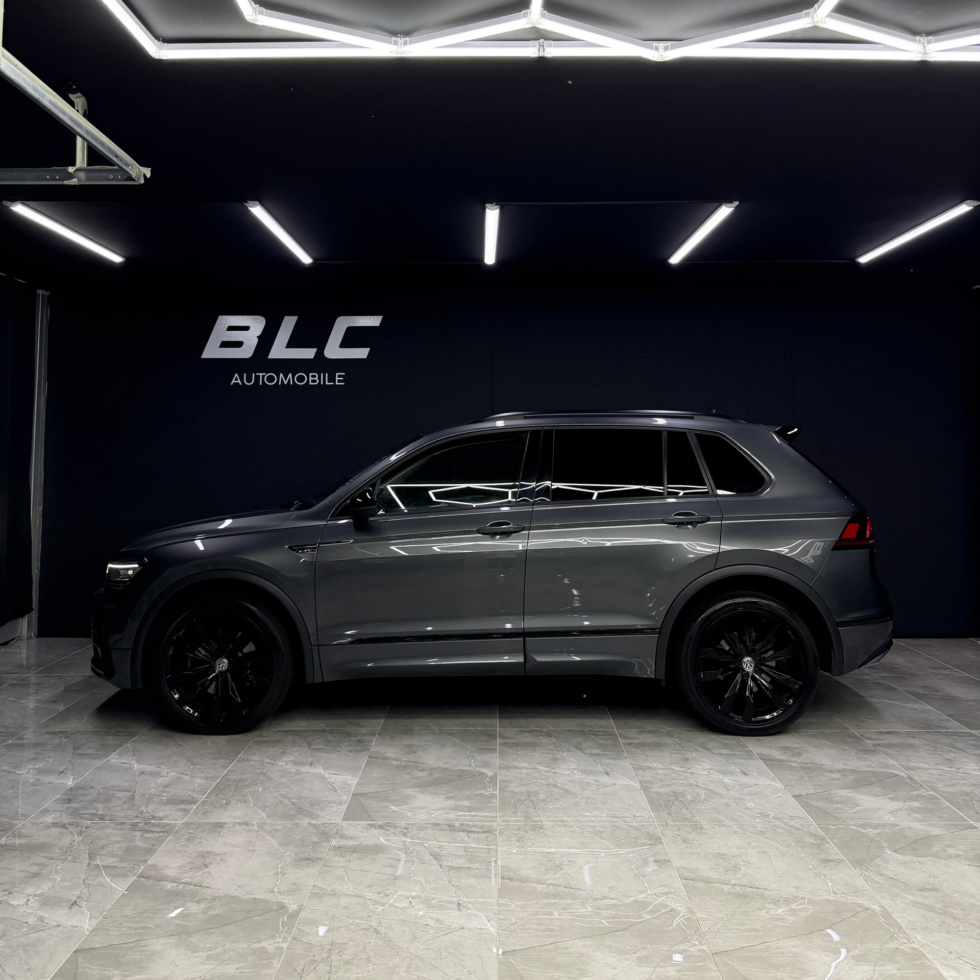 VW Tiguan 2.0 TDI SCR Highline 4Motion DSG-image-2