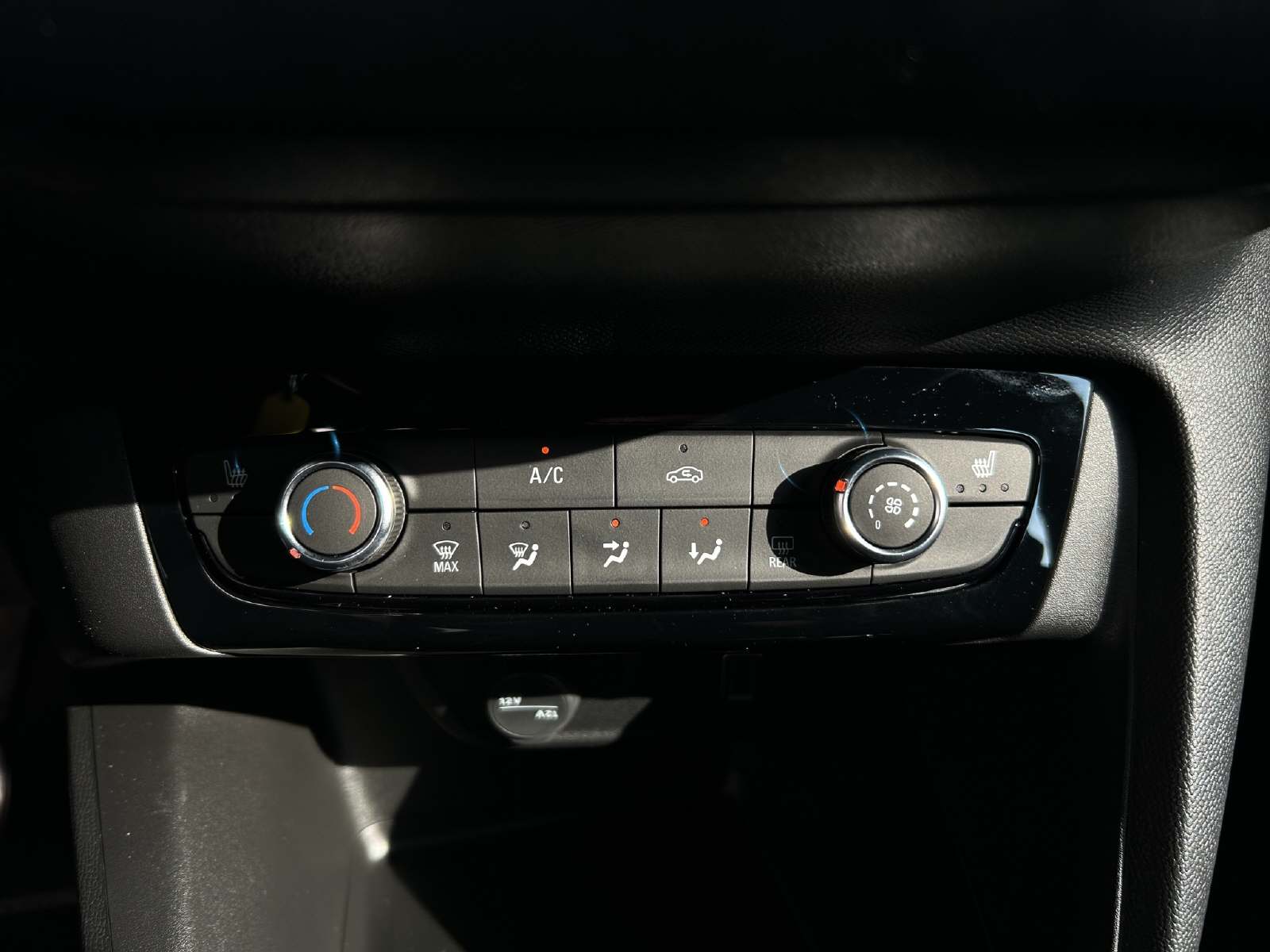 OPEL Corsa 1.2 T Hybrid Viva-image-11