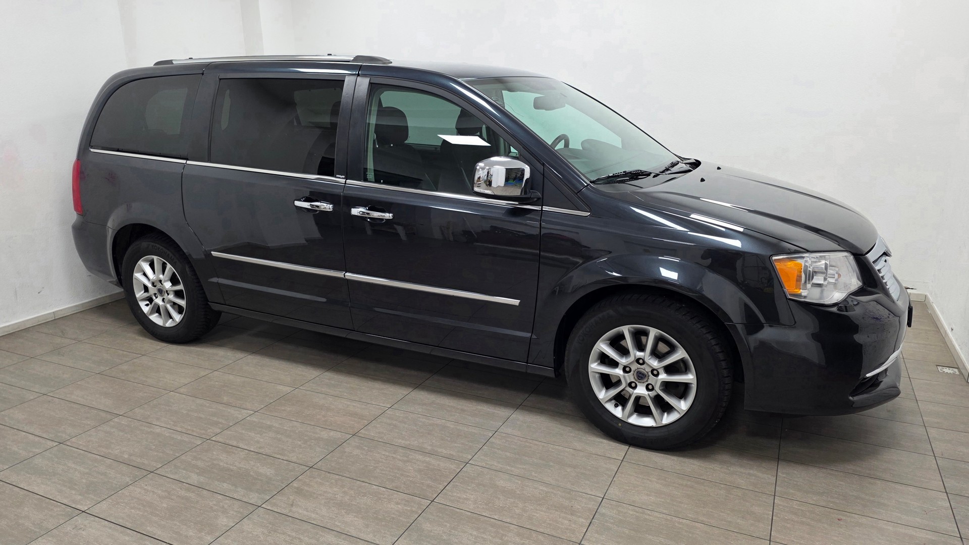 LANCIA Voyager 3.6 V6 Gold Automatic-image-2
