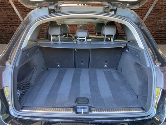 MERCEDES-BENZ GLC 300 d AMG Line 4Matic-image-6