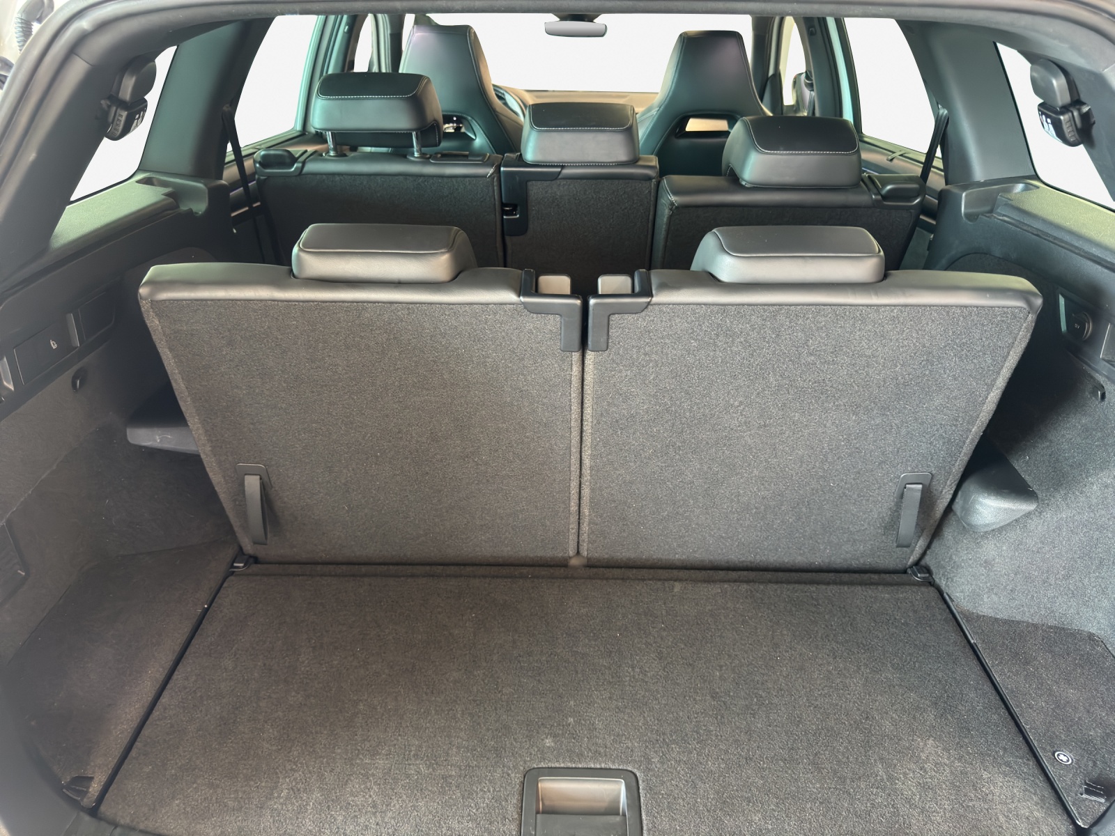 SKODA Kodiaq 2.0 TSI 4x4 Sport Line-image-12