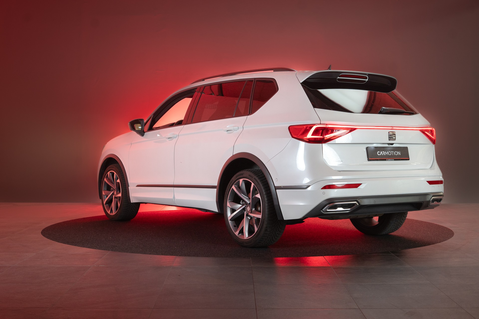 SEAT Tarraco 2.0 TSI FR 4Drive DSG / 7 Sitze / CH-Fahrzeug / Panorama-Schiebedach / 3 Zonen Klima-image-1
