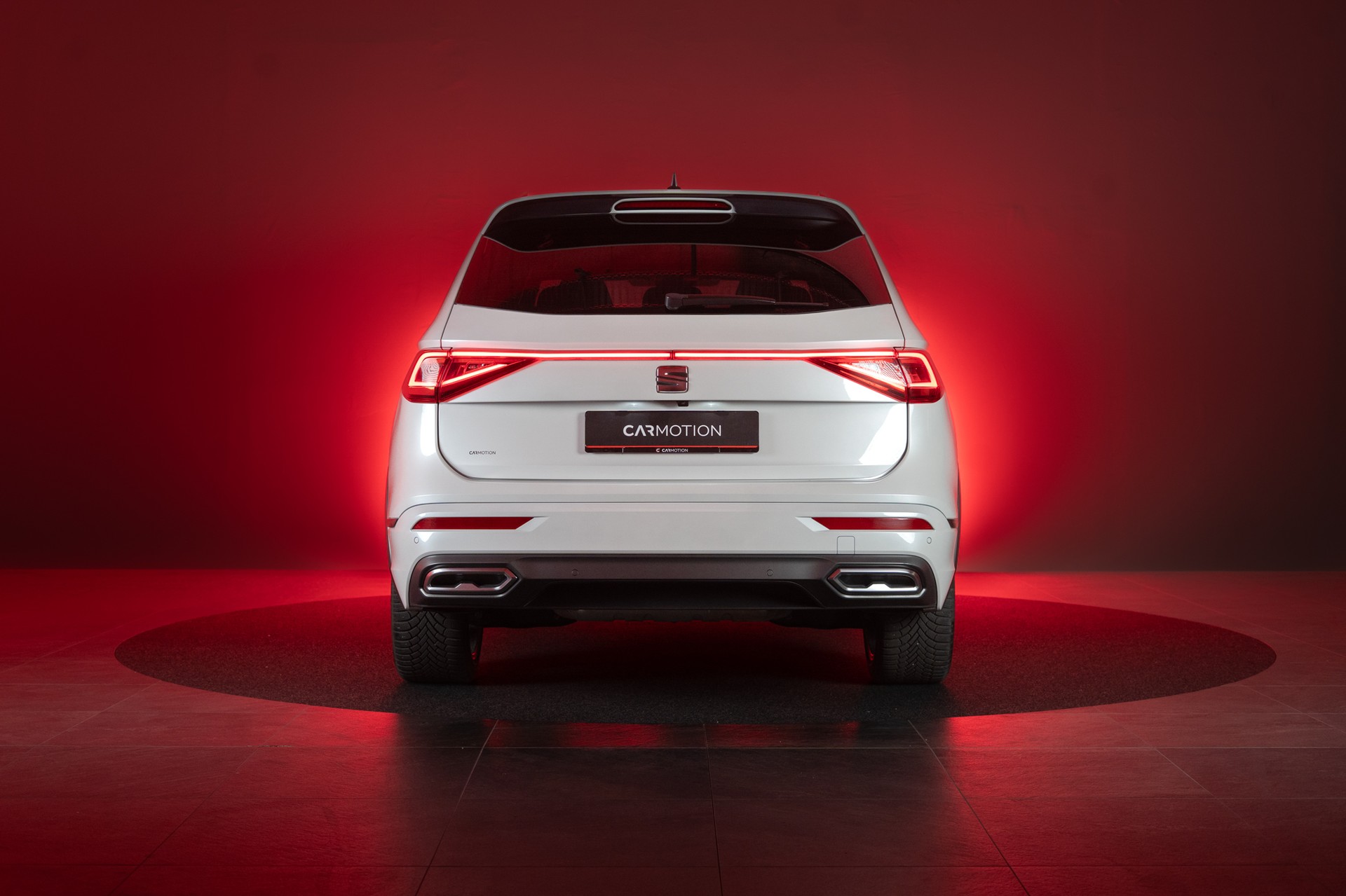 SEAT Tarraco 2.0 TSI FR 4Drive DSG / 7 Sitze / CH-Fahrzeug / Panorama-Schiebedach / 3 Zonen Klima-image-5