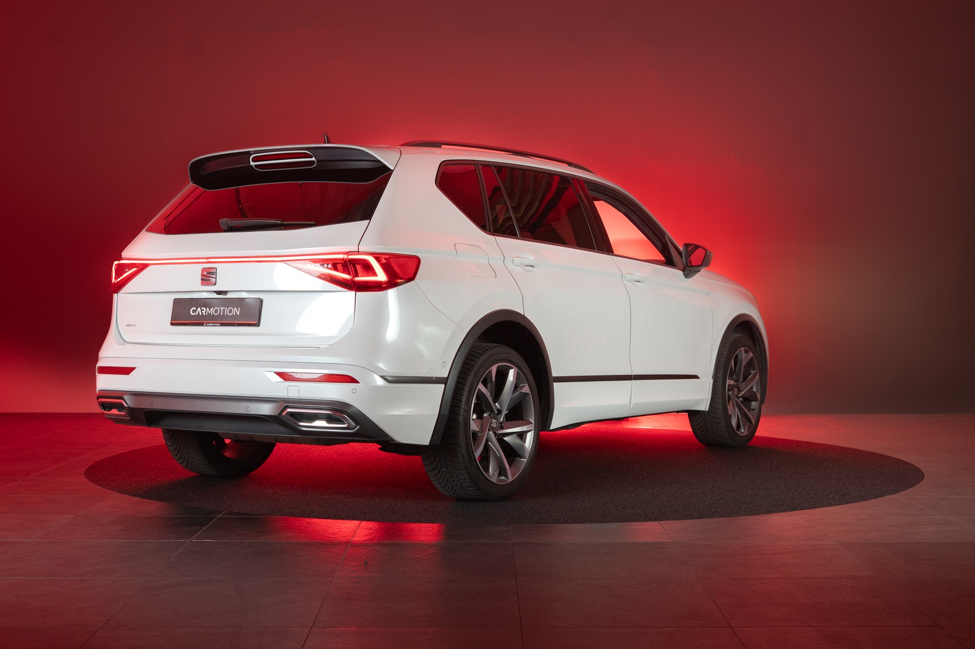 SEAT Tarraco 2.0 TSI FR 4Drive DSG / 7 Sitze / CH-Fahrzeug / Panorama-Schiebedach / 3 Zonen Klima-image-6