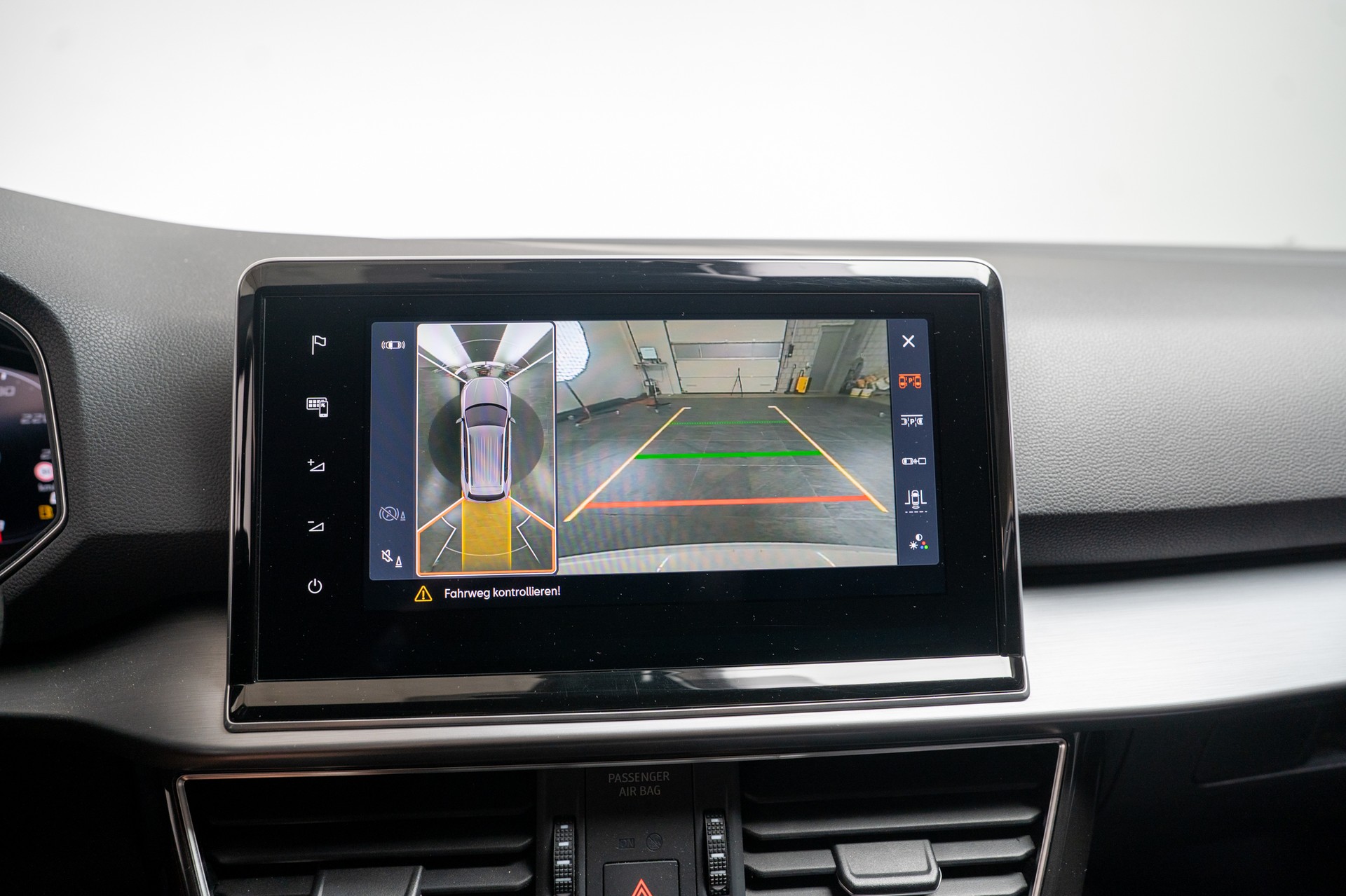 SEAT Tarraco 2.0 TSI FR 4Drive DSG / 7 Sitze / CH-Fahrzeug / Panorama-Schiebedach / 3 Zonen Klima-image-25