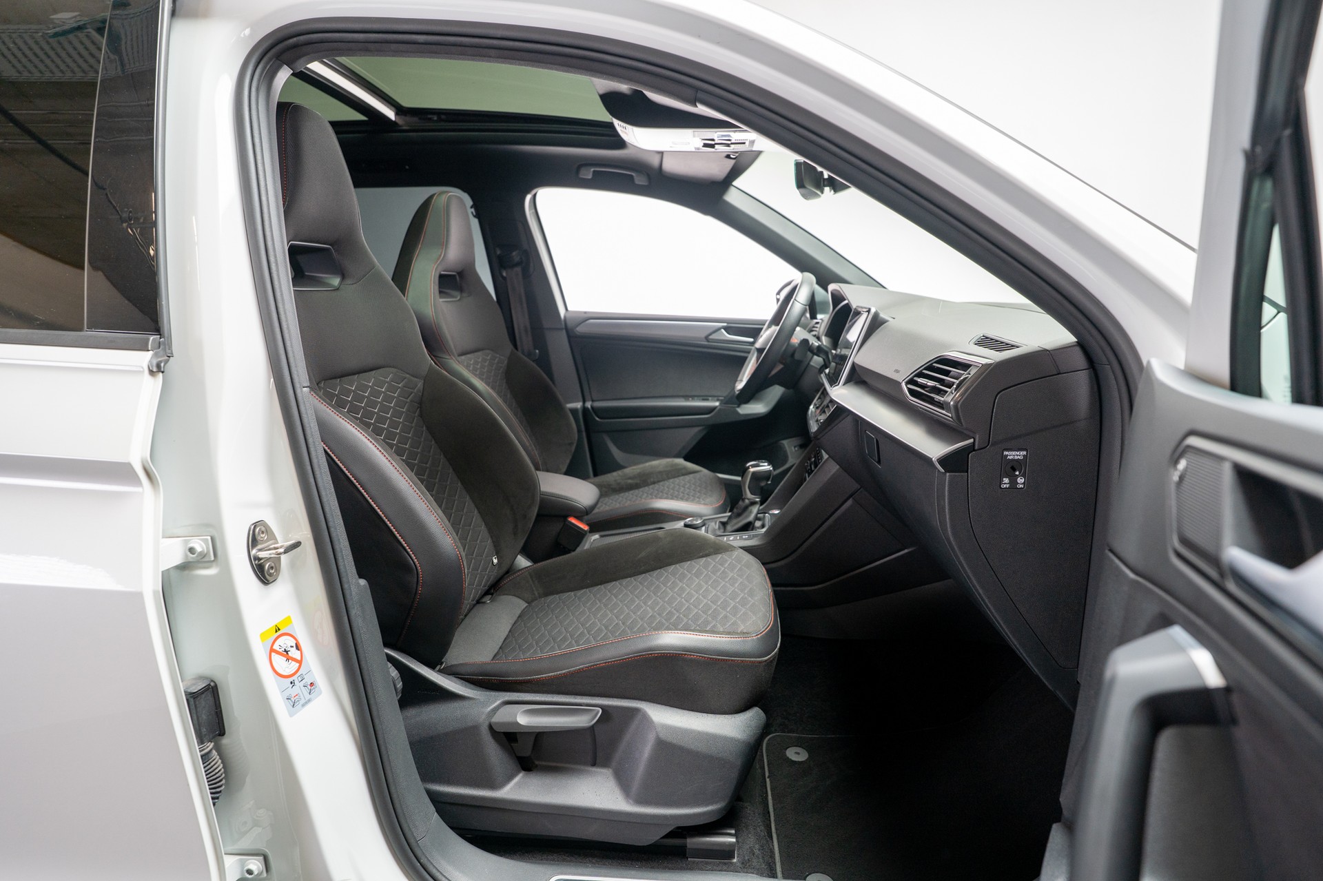 SEAT Tarraco 2.0 TSI FR 4Drive DSG / 7 Sitze / CH-Fahrzeug / Panorama-Schiebedach / 3 Zonen Klima-image-20