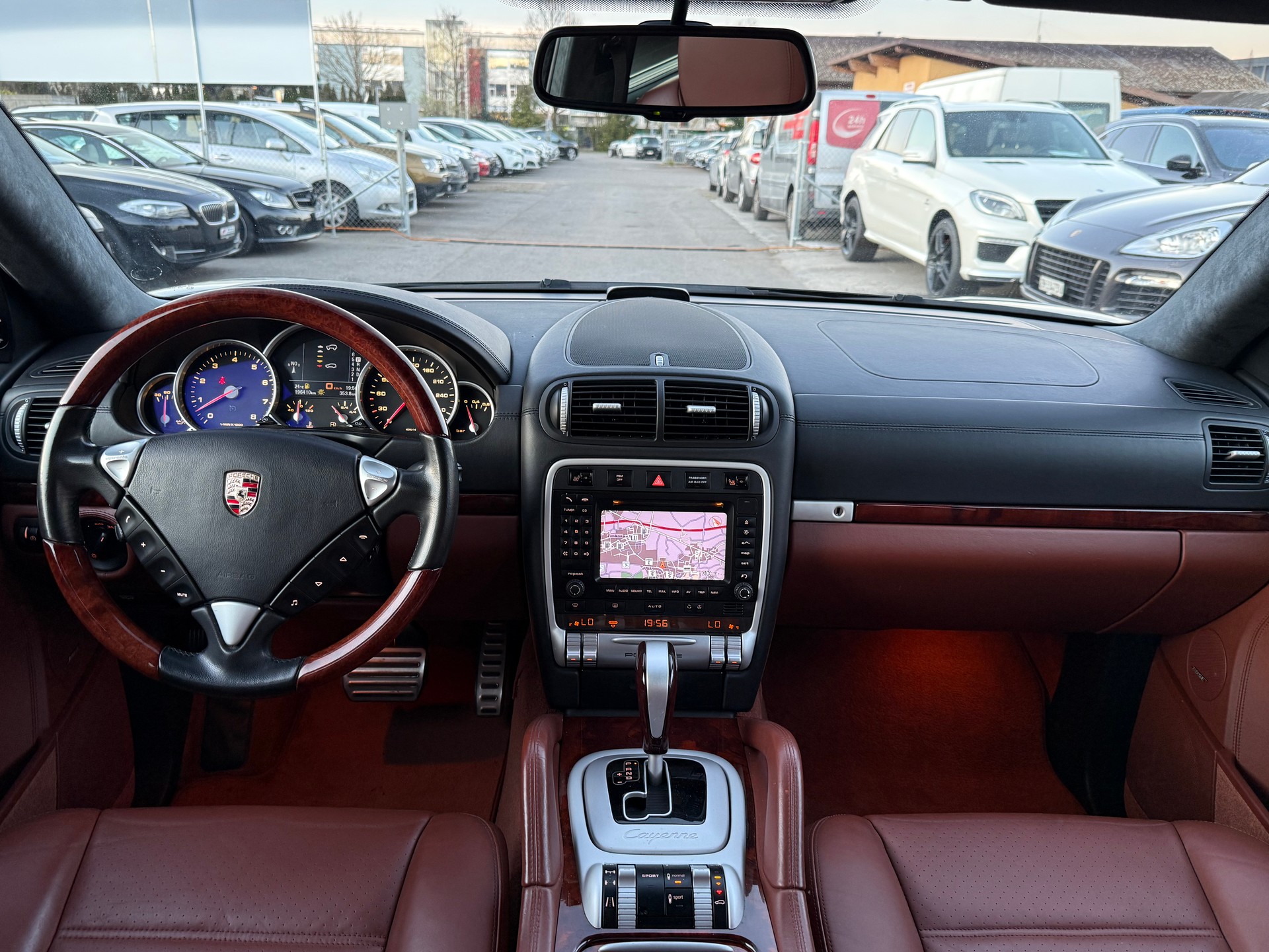 PORSCHE Cayenne Turbo / Frisch ab MFK / AHK 3500kg / 500PS / Schiebedach / Keyless Go-image-8